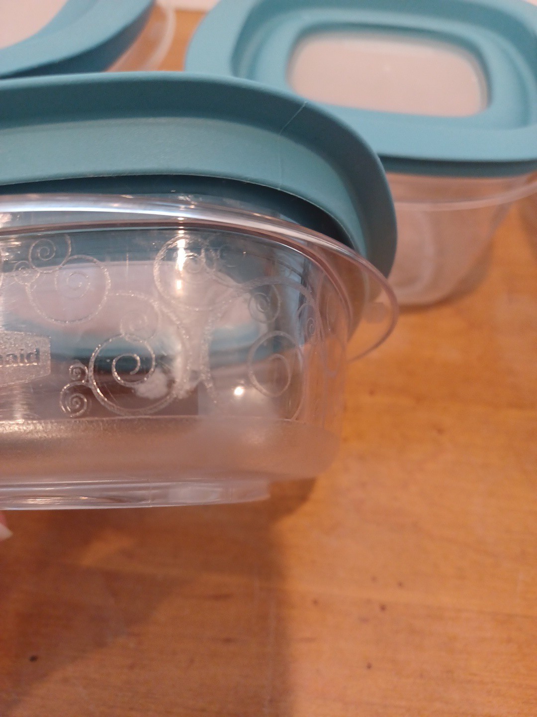 4 Rubbermaid Premier Swirl Food Storage Containers Lids 5c, 2c, 1.25c Teal Blue