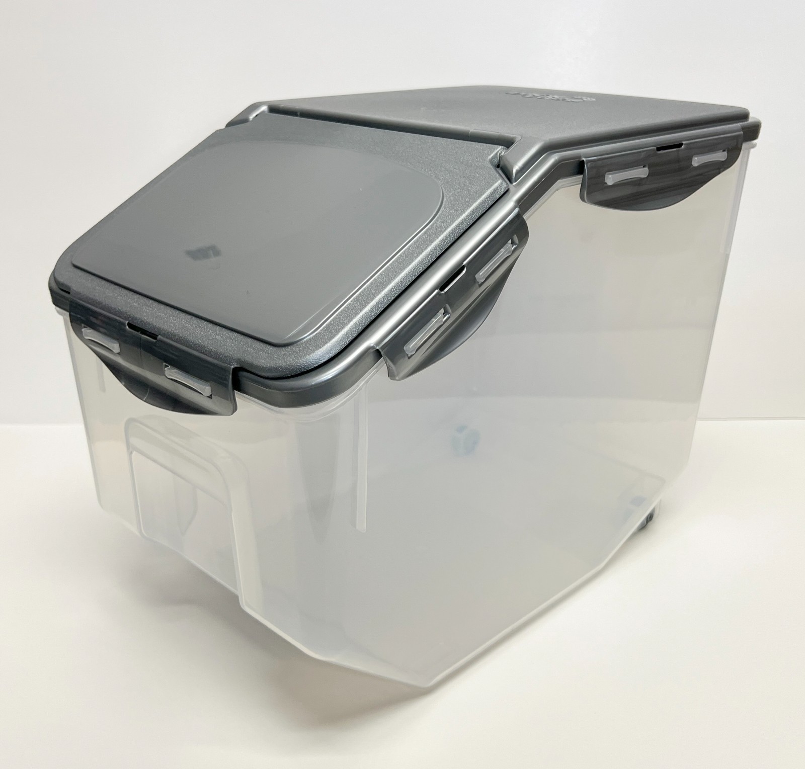 LocknLock XL 50-Cup Flip Top Storage Container with Wheels K98261 PLATINUM