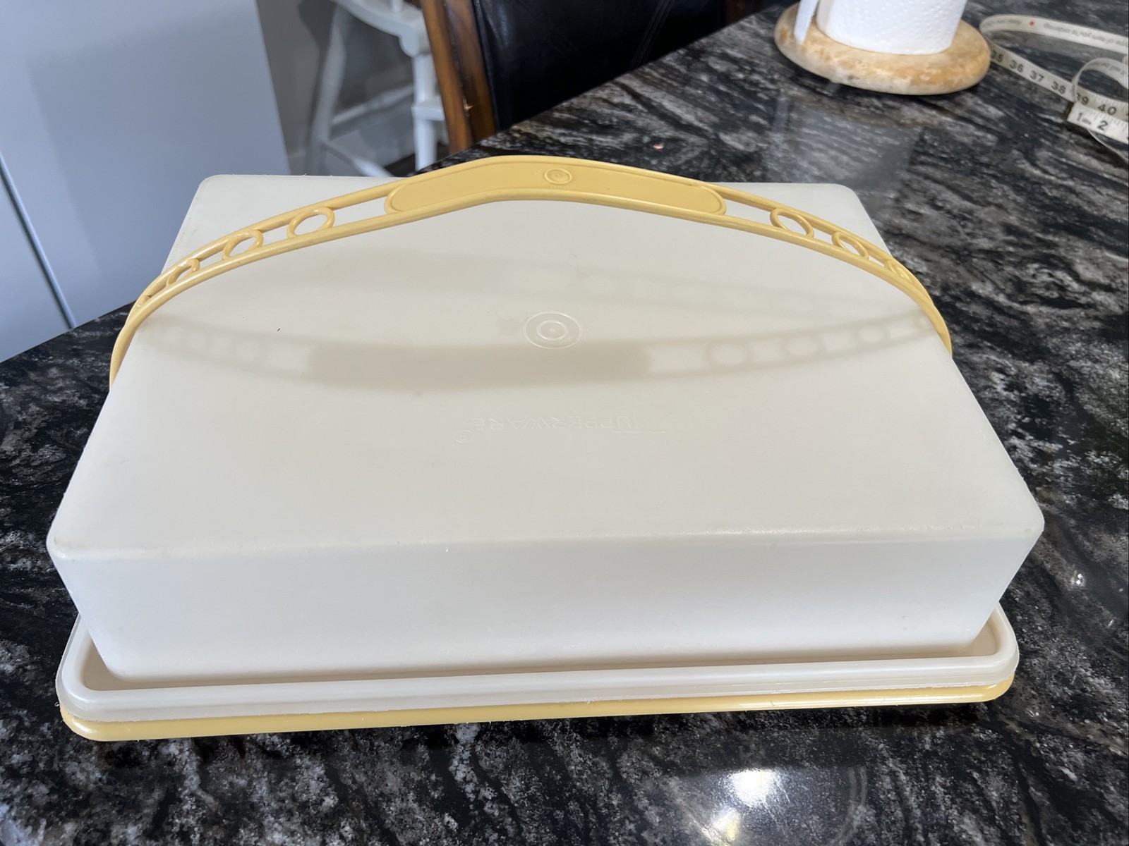 VTG Tupperware 9×13 Rectangle Sheet Cake Taker Carrier Handle Harvest Gold