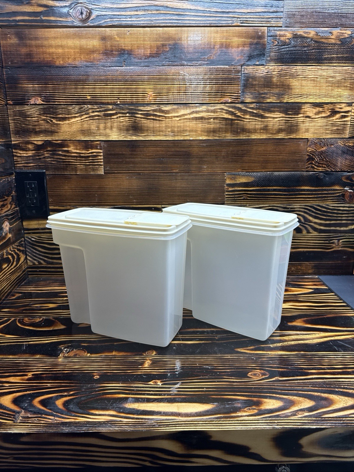Vtg Rubbermaid Servin Saver #2 5.0 L Cereal/Dry Food Keeper with Almond Lid (2)
