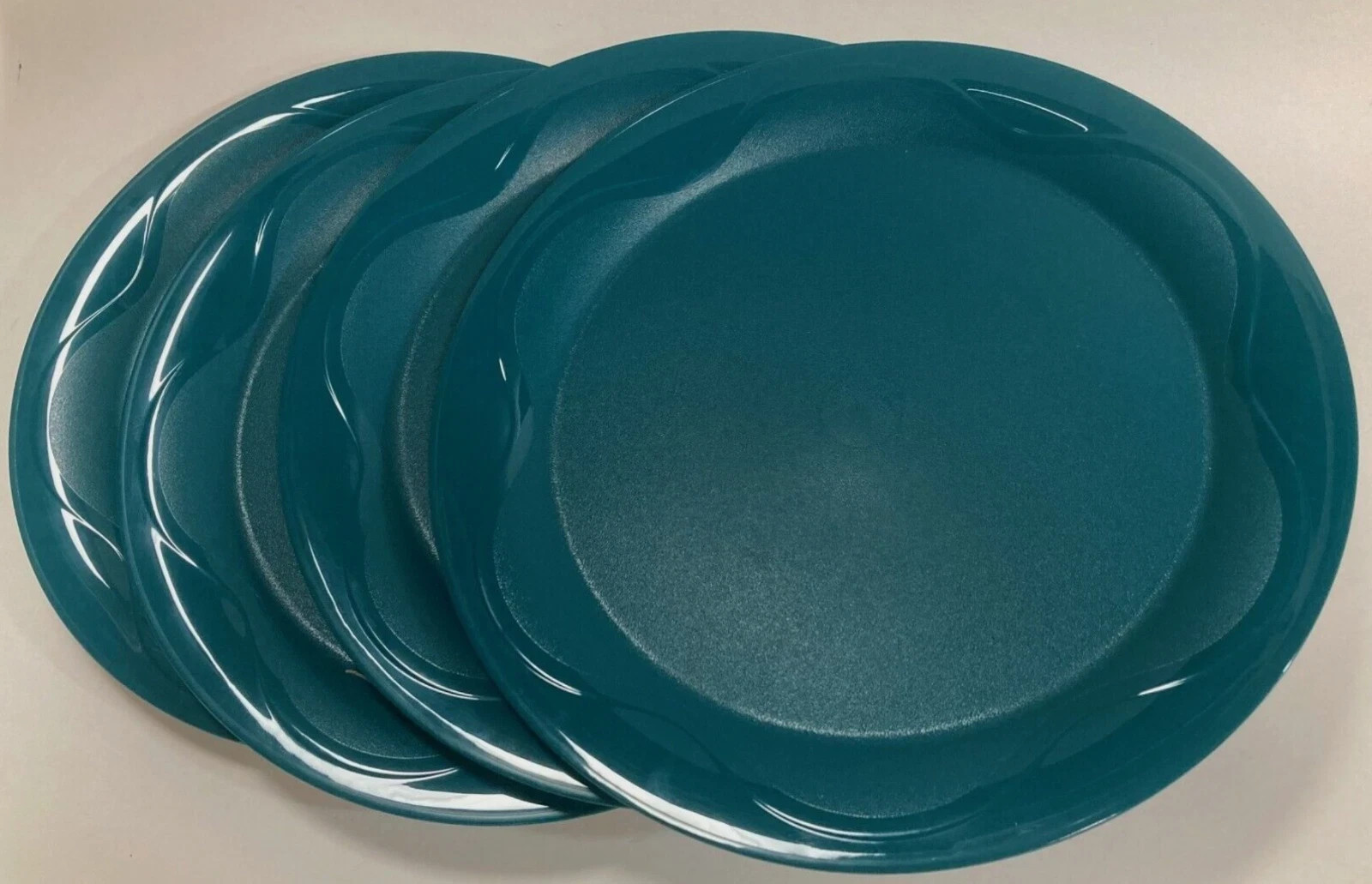 NEW Tupperware 11″ Open House Stackable Dinner Plates Set of 4 Teal Green