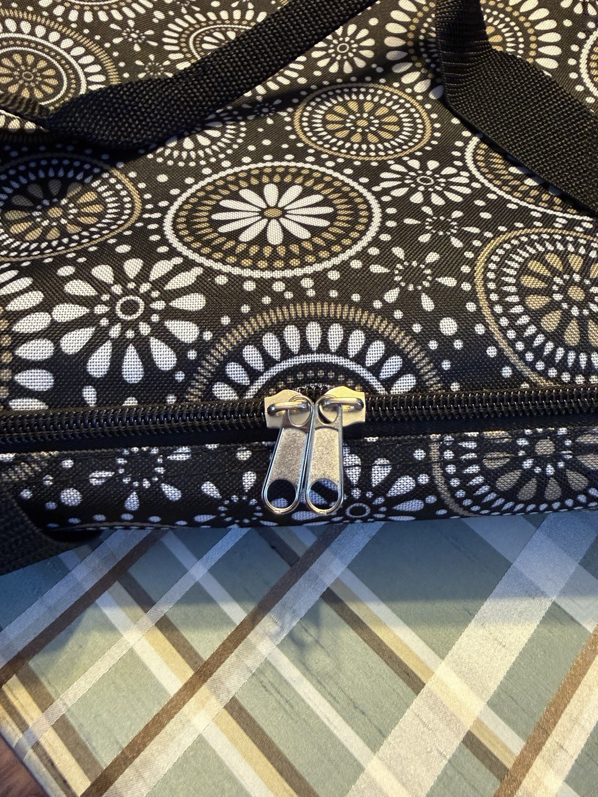 New Insulated Casserole Carrier Tote Thermal Travel Bag Black Medallion Handles