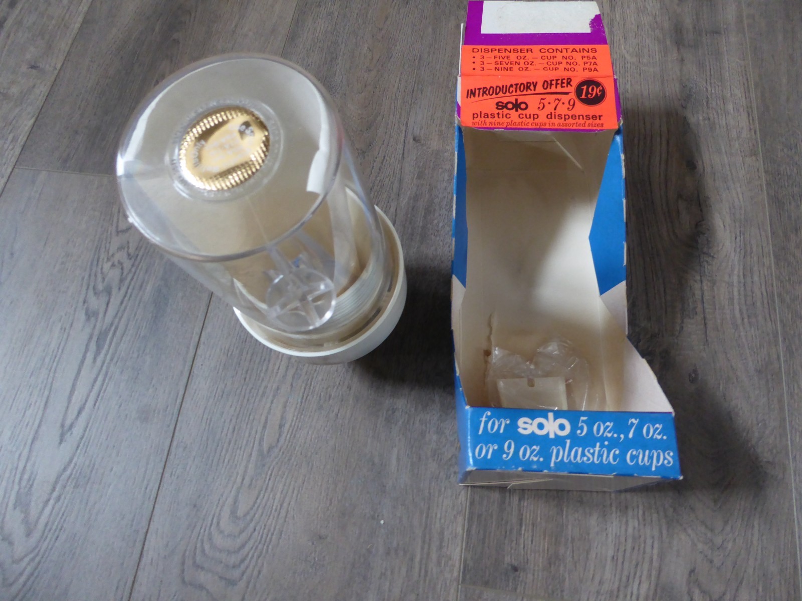 Vintage Solo Cup Dispenser 9 Cups Retro Introductory 3 Sizes NEW UN-USED