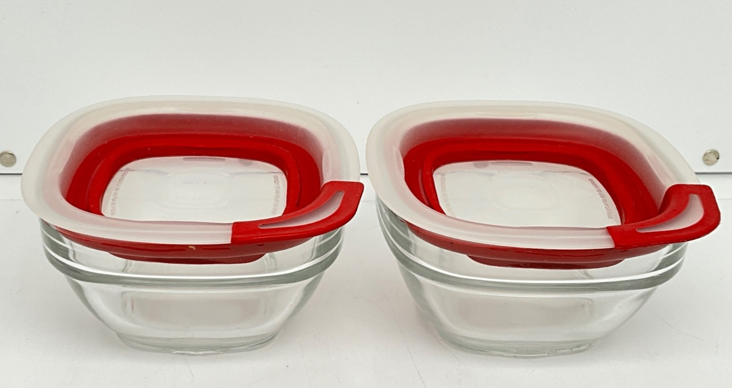 Lot of 2 Rubbermaid Glass Containers with Lids 1 cup/236mL 7N68