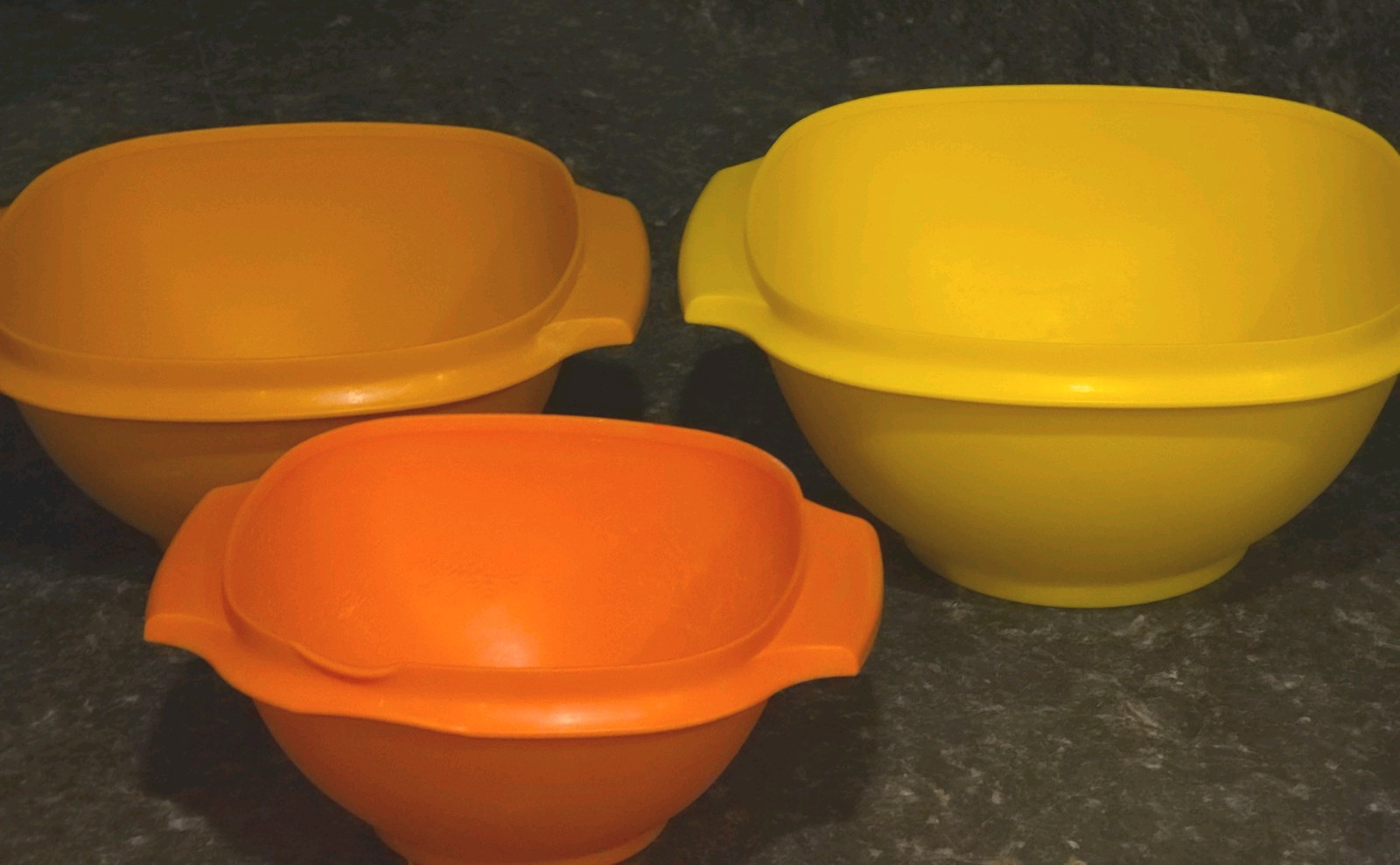 Tupperware SERVALIER SERVING HANDLED BOWLS bowl Vintage 3 Pc Set + Seals Harvest