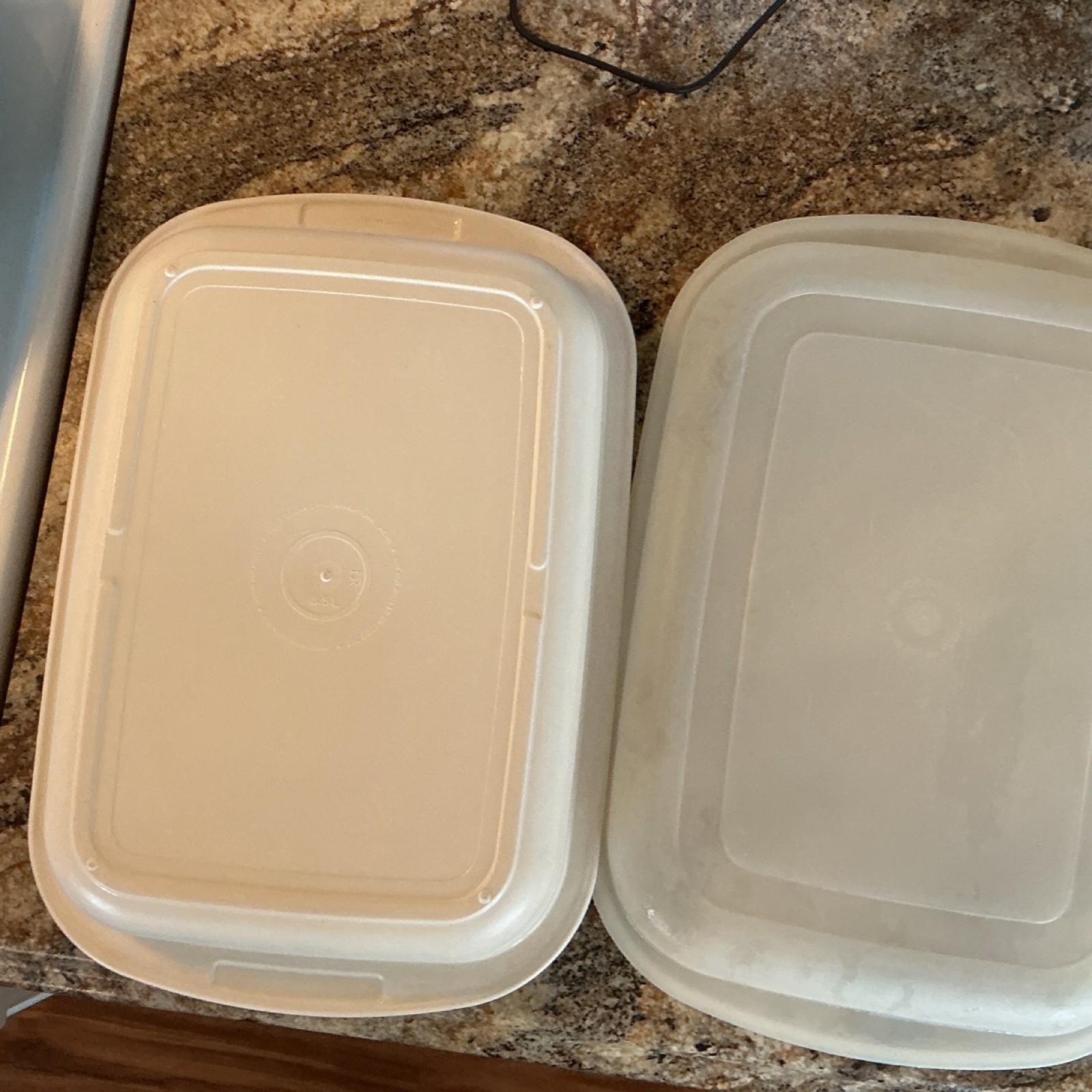 Tupperware Beige Rectangular Plastic Snap Lid Food Storage Container Set 2, 3.5L