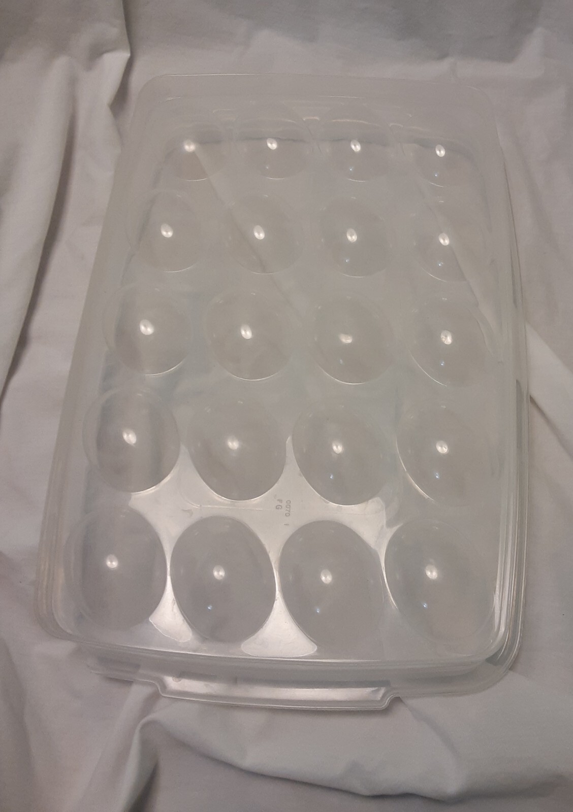 Rubbermaid Servin’ Saver Deviled Egg Keeper Container #0070 #7 White Lid USA