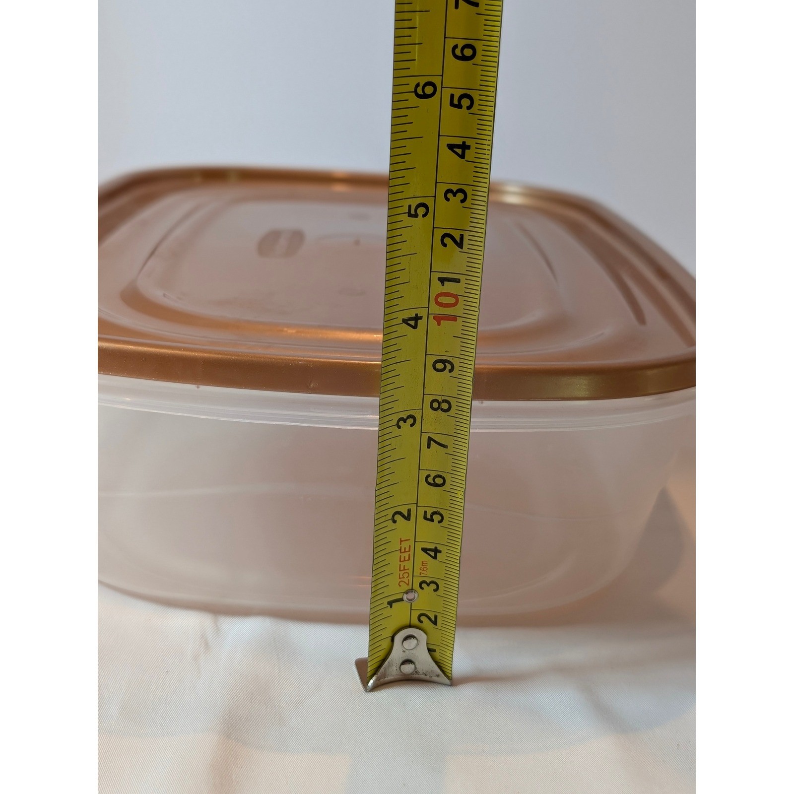 Rubbermaid TakeAlongs Rectangular Food Storage Containers Gold Lids 4.7 Cup 2pk