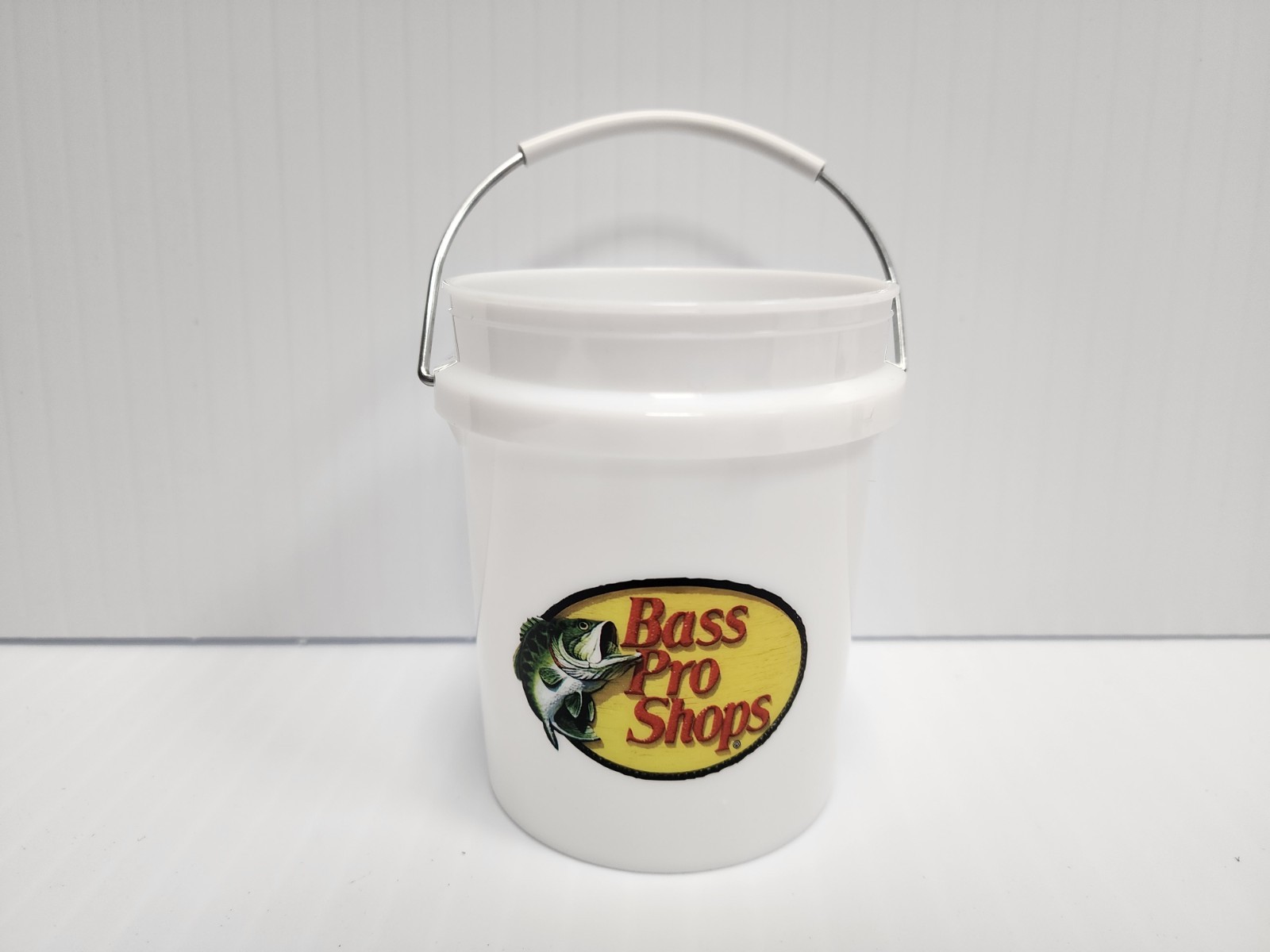 Bass Pro Shops Mini Bucket 4″ Tall