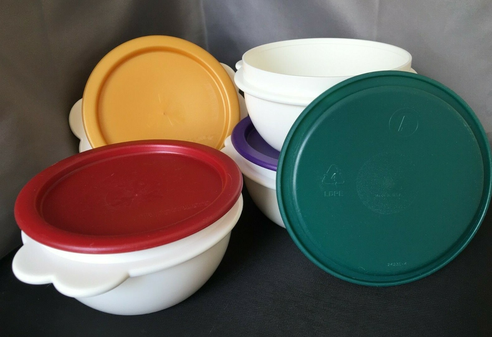 TUPPERWARE BUTTERFLY 1-TOUCH BOWLS 2514-A 4 PIECE SET 16 OZ. MULTI-COLOR LIDS