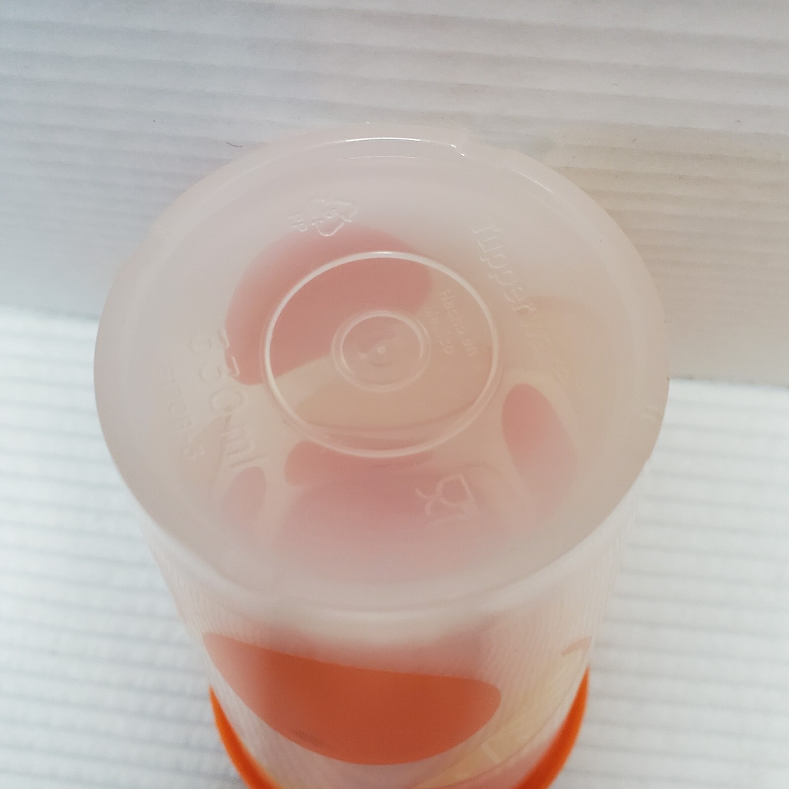 Tupperware Fruit Smoothie Tumbler Flip Top 12oz 1.5 Cups Oranges Orange 5″x3″