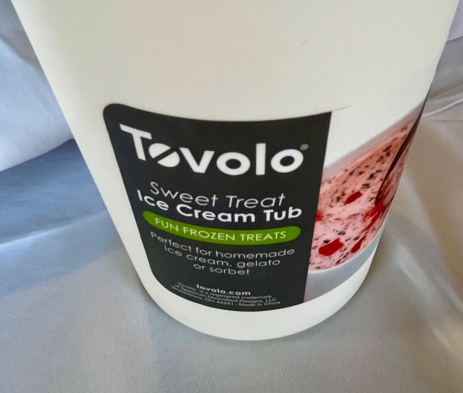 Tovolo 1 Quart Ice Cream Gelato Sorbet White Tub with Red Lid