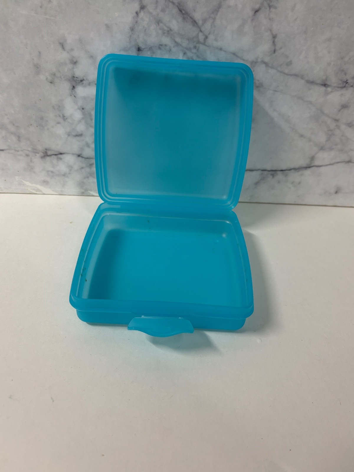 Tupperware Eco+ Sandwich Keeper Hinged Lunch To Go Snap Closure – Teen Titans Go