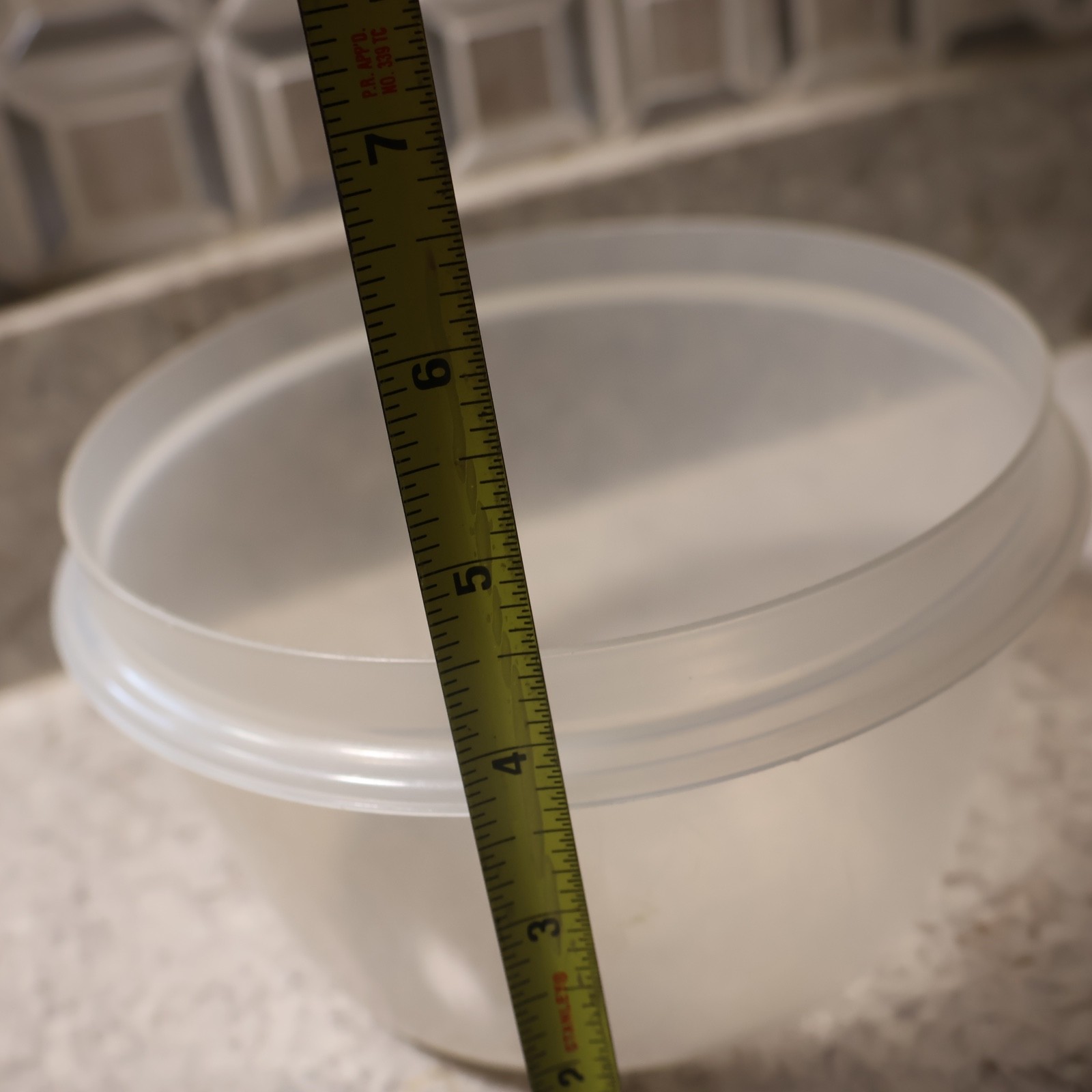 VTG Rubbermaid Servin Saver Round #3 Container Sheer w Almond Lid 6cup