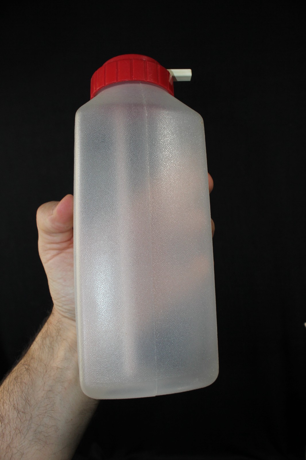Vintage Rubbermaid Sippin’ Saver Drink Bottle 1 quart 940mL Flip Up Lid w/ STRAW