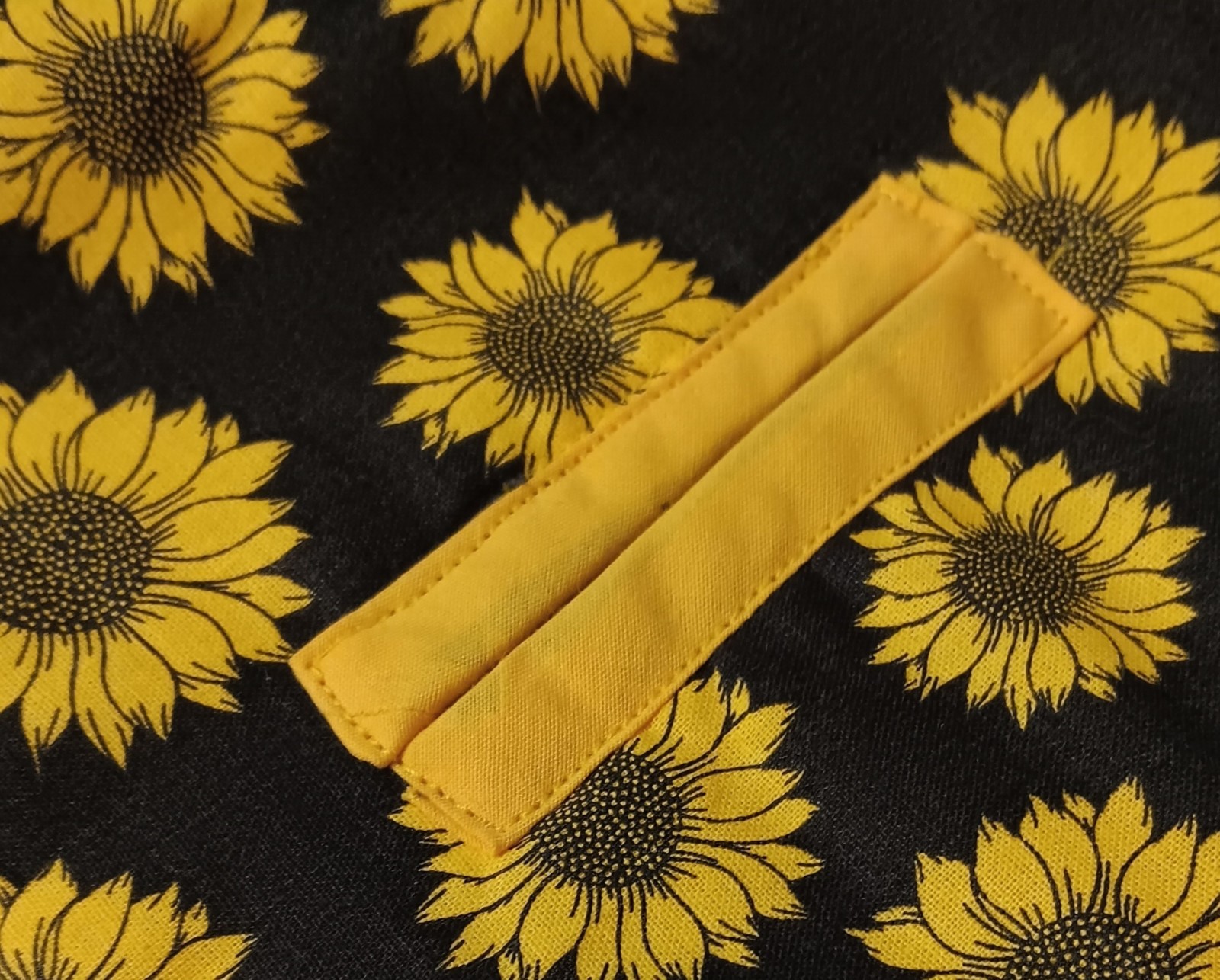 Petal Shaped Food Carrier Hot Pad