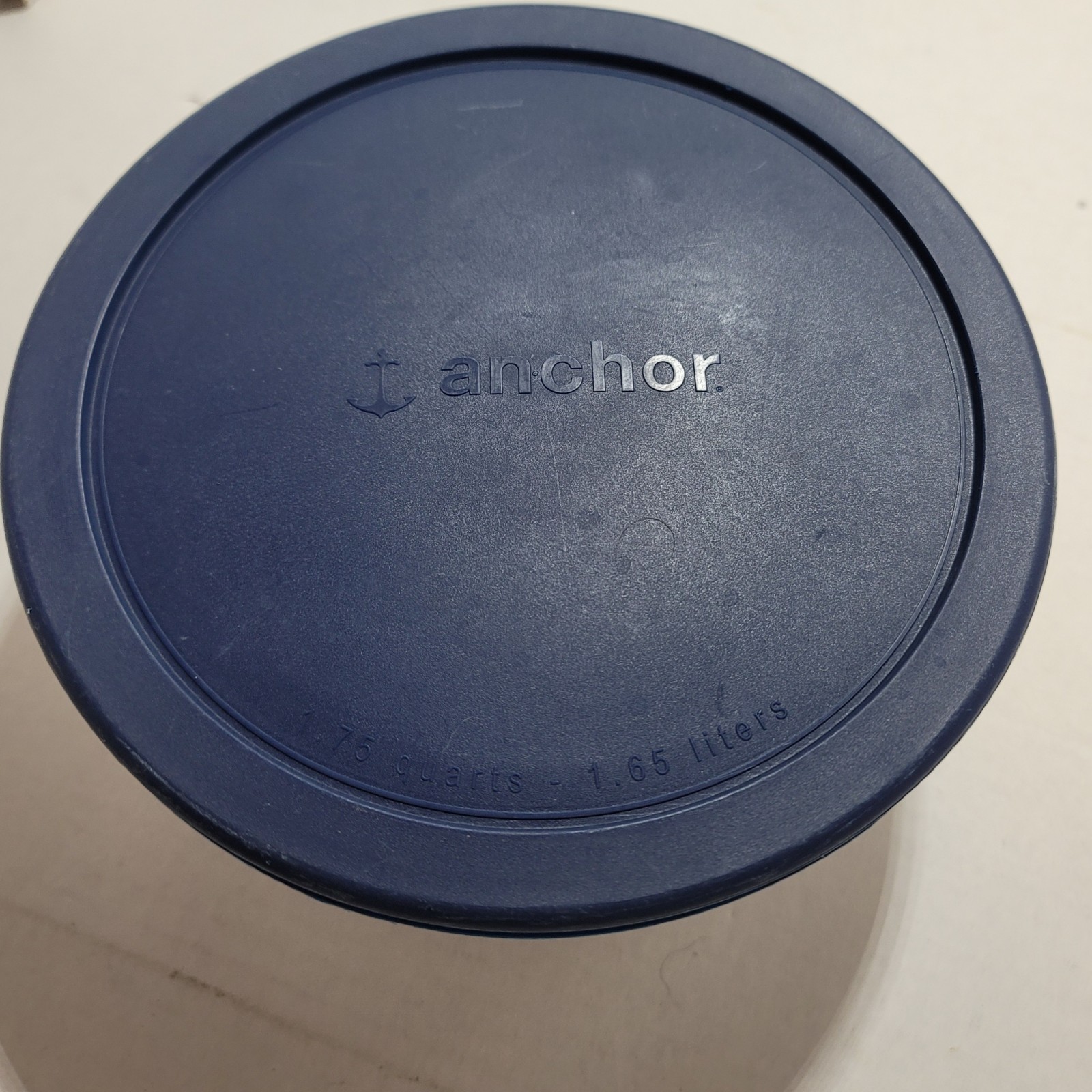Anchor Hocking Glass Food Storage Container with Blue Lid, 7 Cup Round