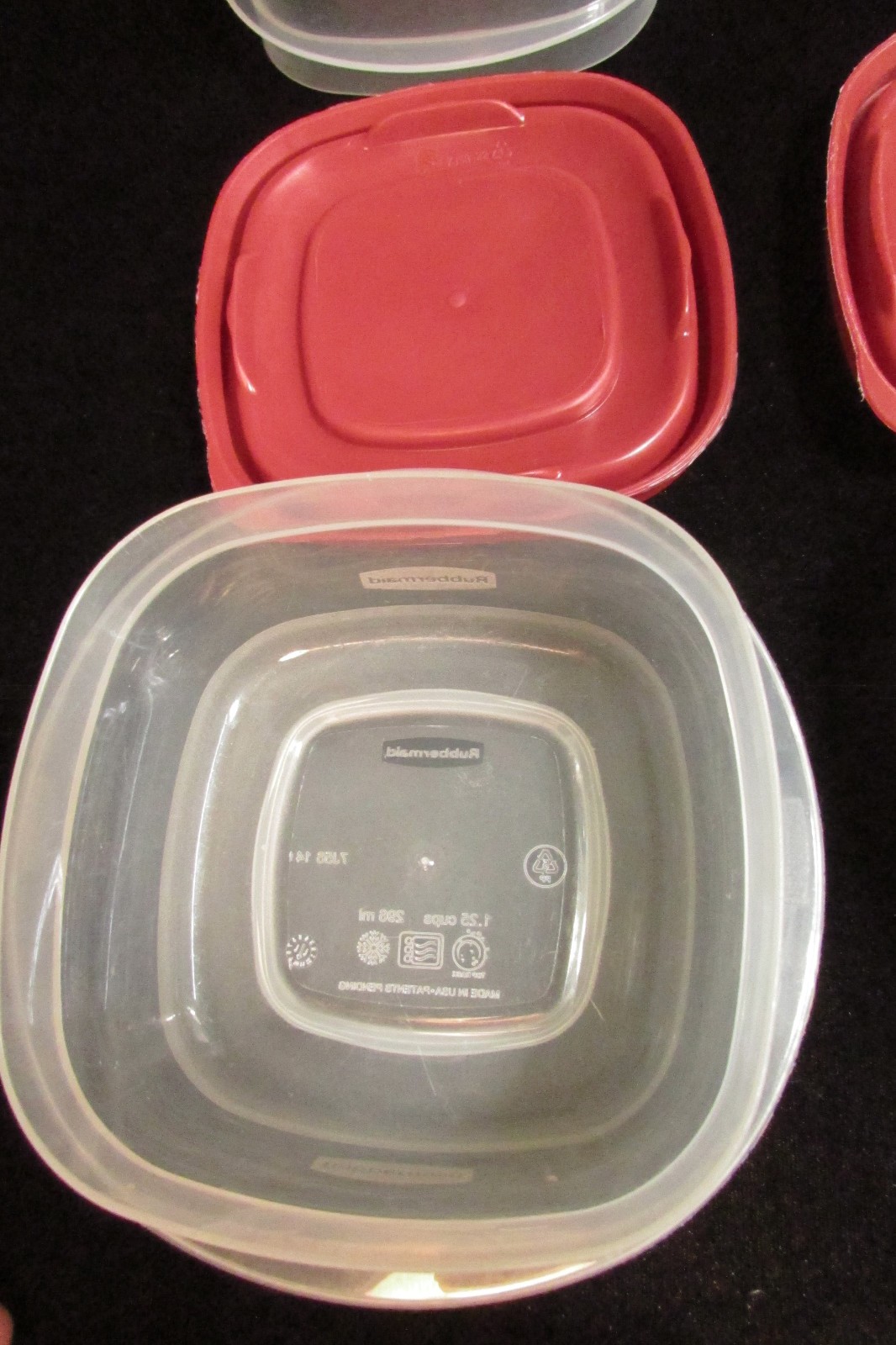 Lot Of 4 RUBBERMAID Easy Find 1.25 Cup CONTAINERS 7J56 7H74 with Red LIDS 7J58