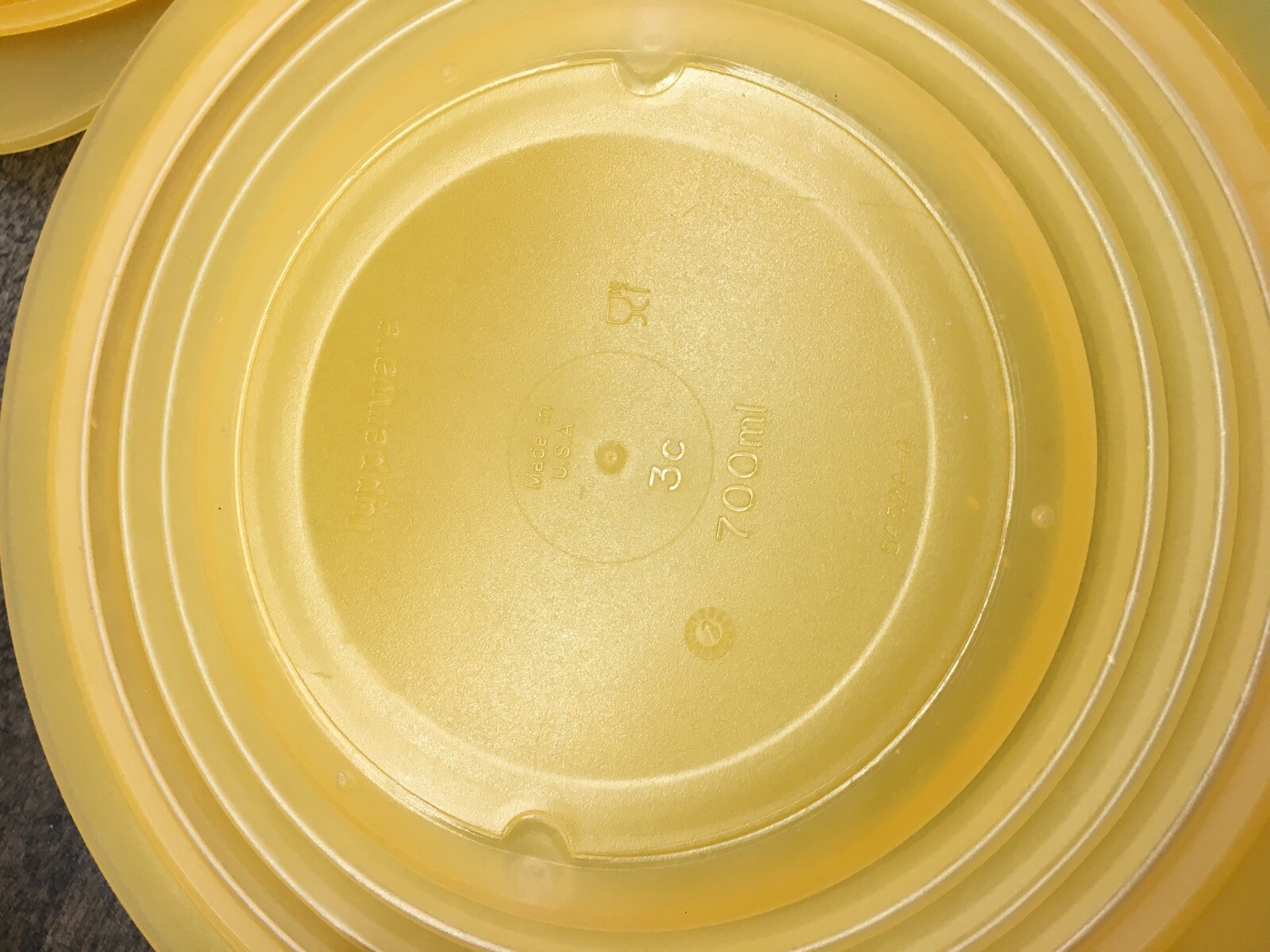 Tupperware 5452A 700 + 950 ml Flat Out Expandable Collapsible Storage Container