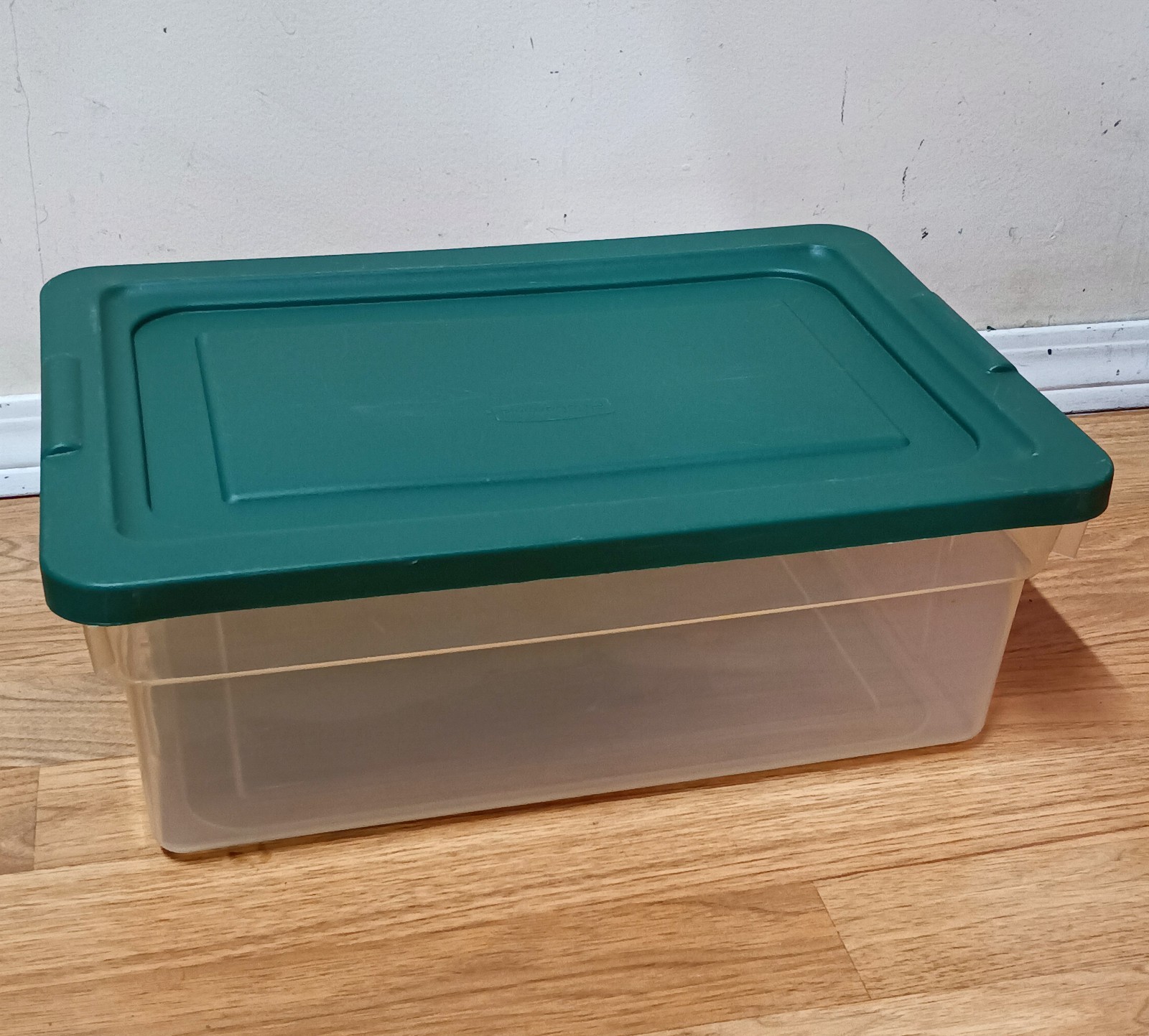 Vtg Rubbermaid Clear Storage Box Dark Hunter Green Lid 0135 16x11x6 Condition Is