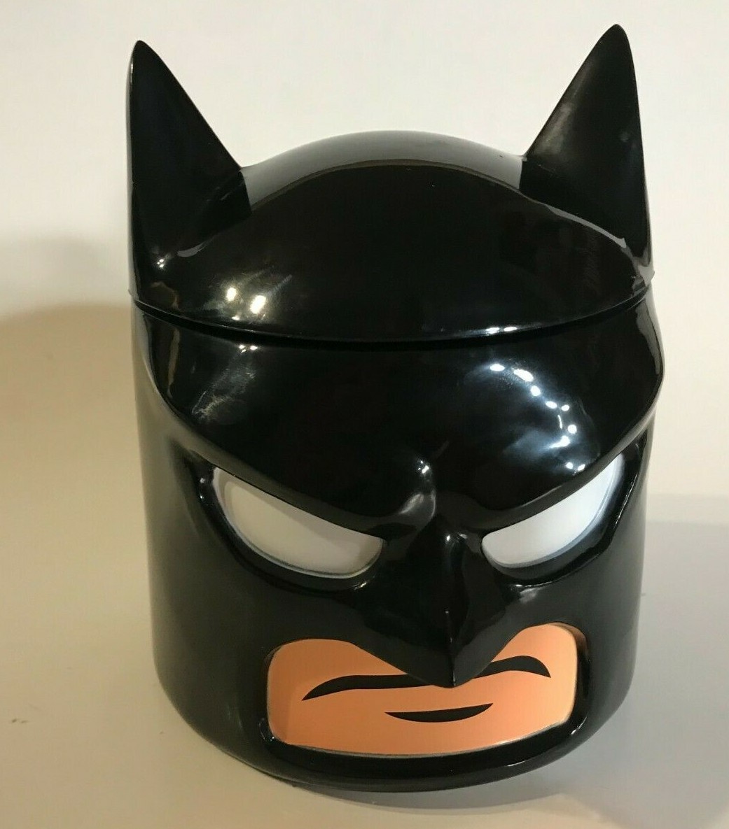 ZAK! DESIGNS ~ DC BATMAN HEAD ~ 10.5 Oz. FOOD CONTAINER ~