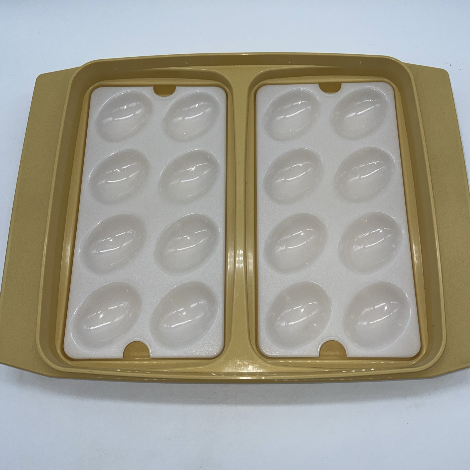 Vtg Tupperware Deviled Egg Keeper Carrier Harvest Gold Yellow w/ Inserts 723-2