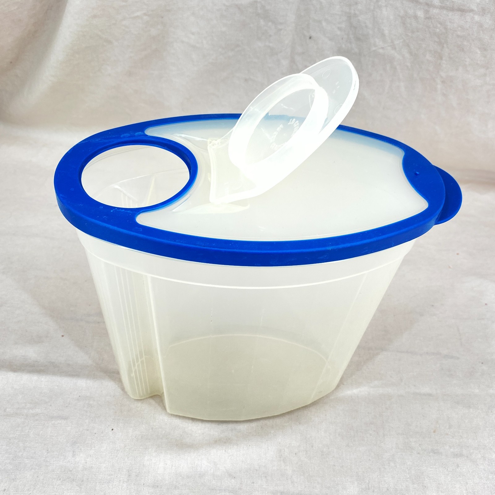 Rubbermaid #5 Servin Saver Flex Seal 1.5 Gallon Cereal Food Container Blue Lid