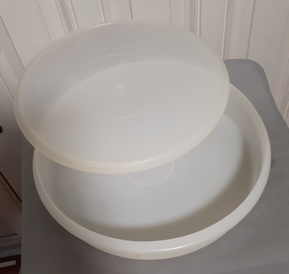Vintage Tupperware Cupcake Muffin Pie Storage Keeper #242 W/LID #224 Clear Round