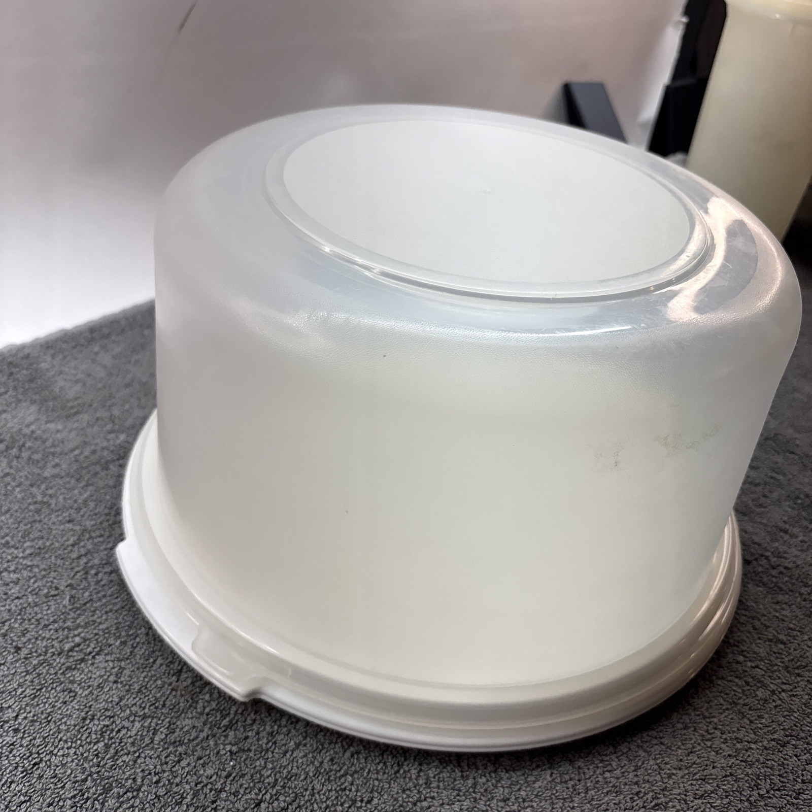 Vintage Rubbermaid Servin Saver Large Cake Carrier Almond Base 13″ X 7″