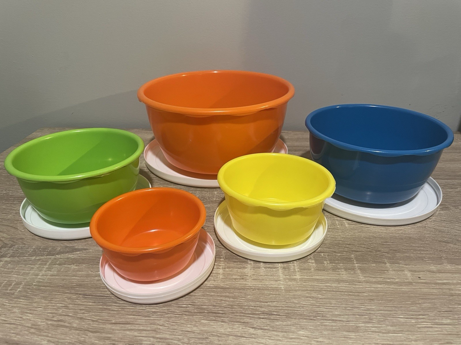 Vintage Mid Century Colorful Complete Collector Set Nesting Bowls & Lids