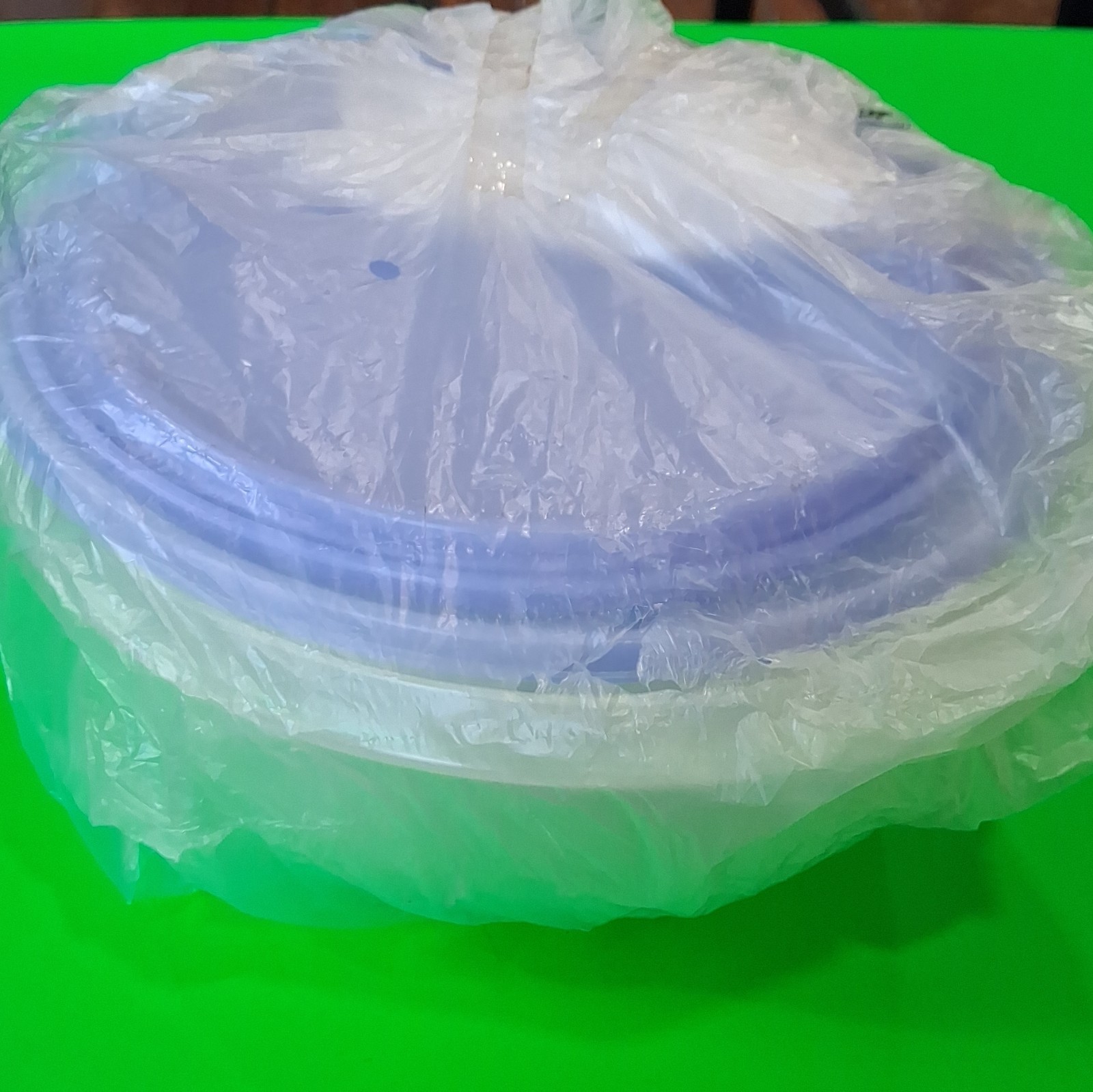 Tupperware Round Plastic Bowl Set 1.4L, Green Bowls/Blue Snap Lids 6pc