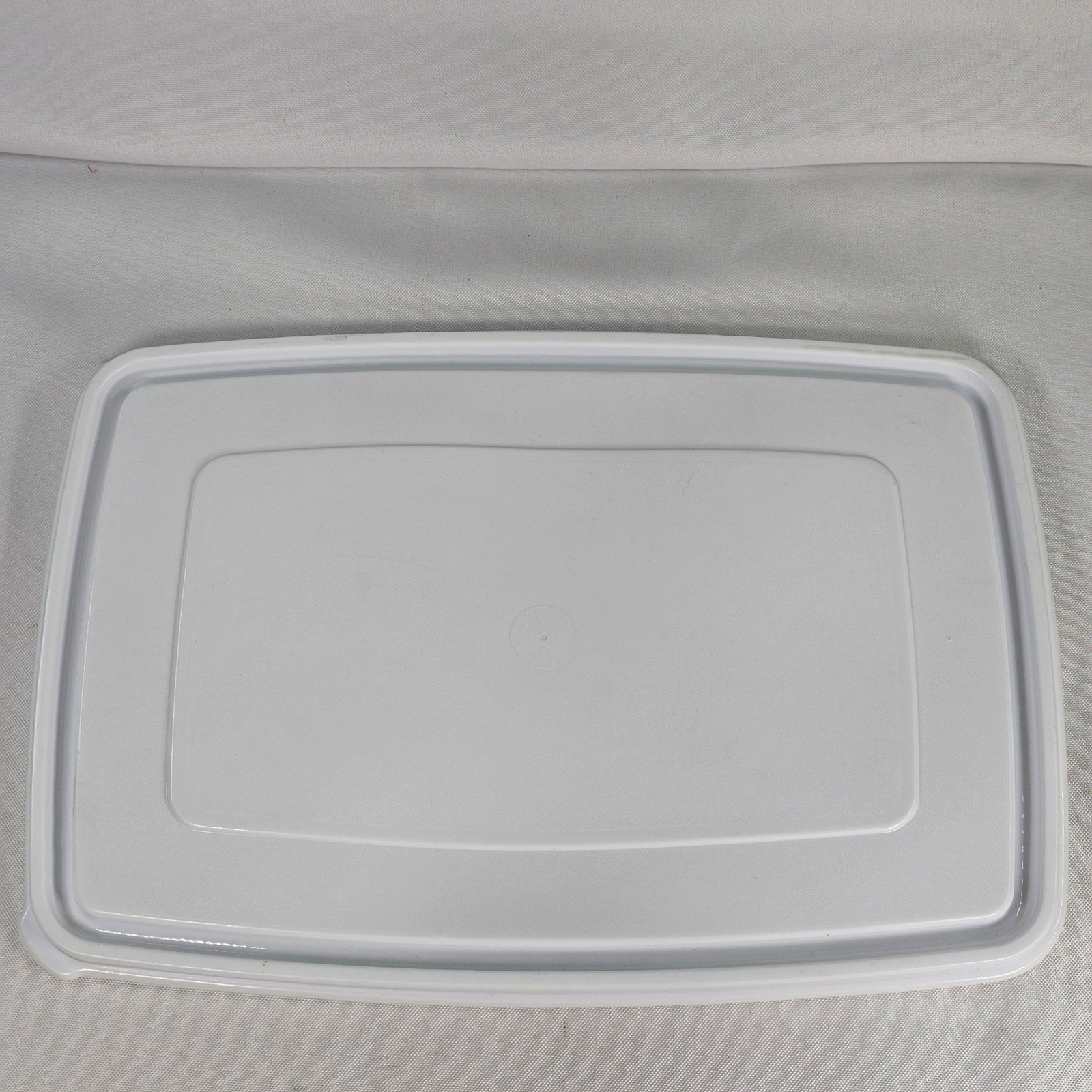 Vintage Rubbermaid Egg Carrier Storage Container with Lid 20 Slot Clear White
