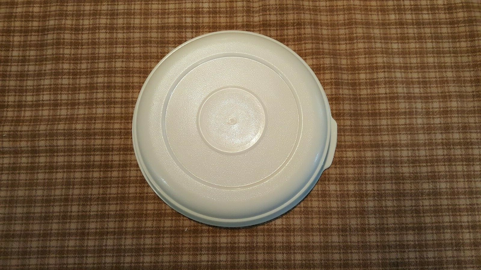 Vintage Rubbermaid Replacement lids lid Servin Saver Almond Round Square Blue