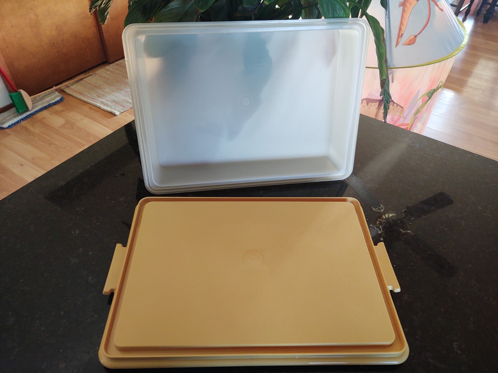 LARGE SHEET CAKE KEEPER CARRIER 3 PIECE SET 13 X 9 HARVEST GOLD TUPPERWARE