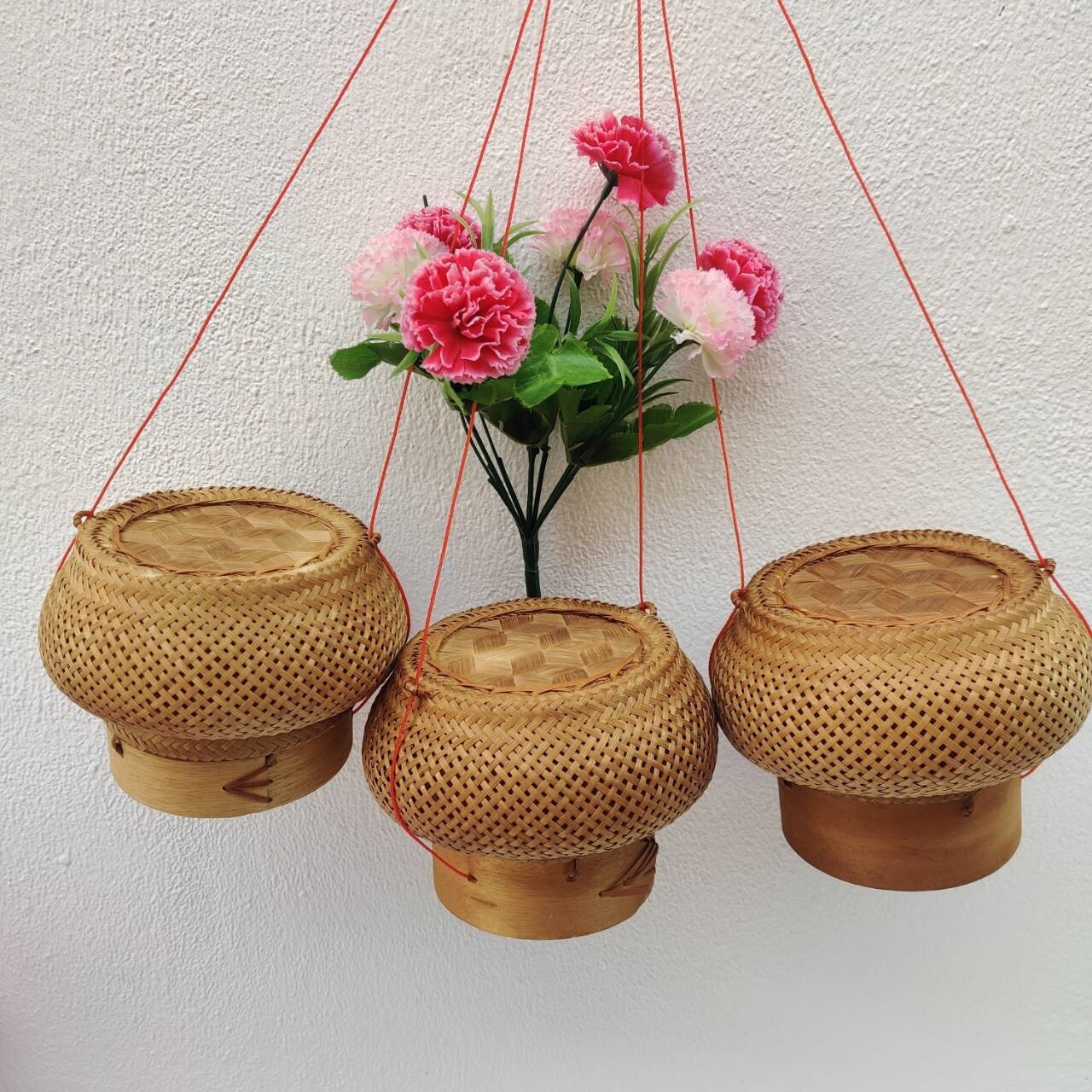 Sticky rice basket made from bamboo Comes with a cloth to put the sticky rice in