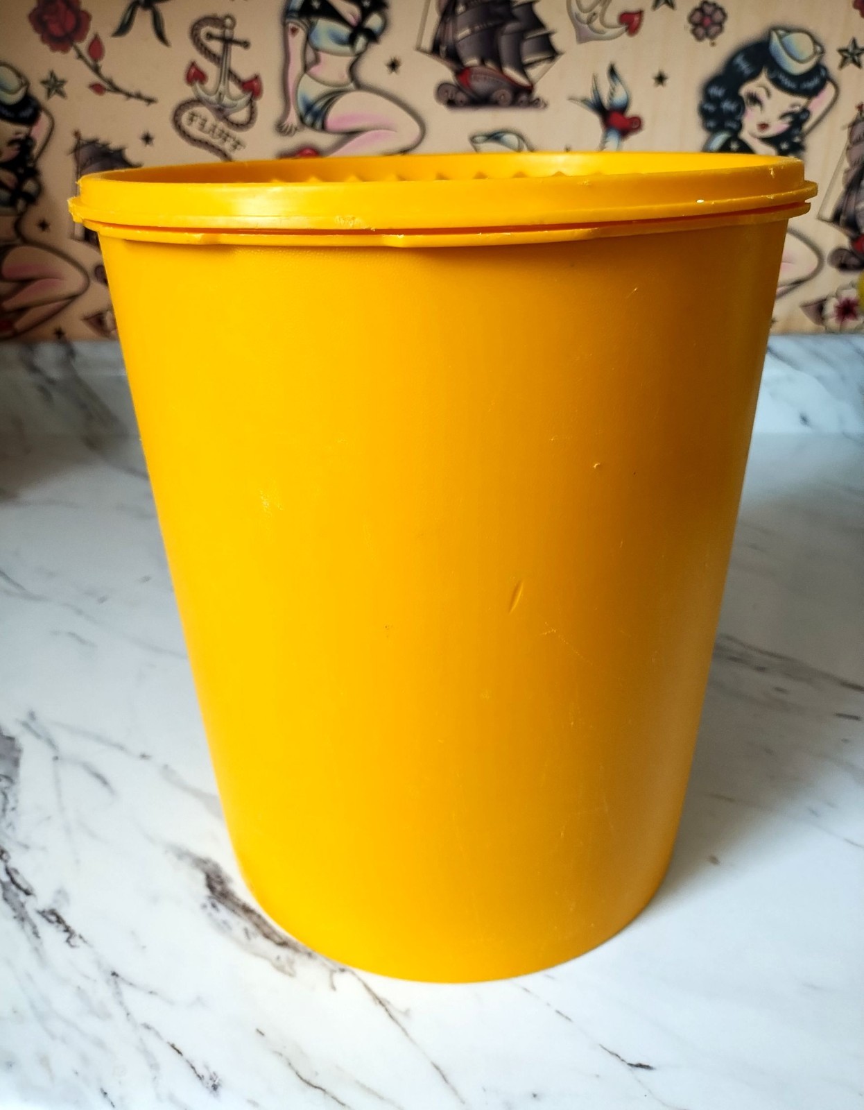 Tupperware 1339 large 6 qt. yellow orange maize Servalier canister