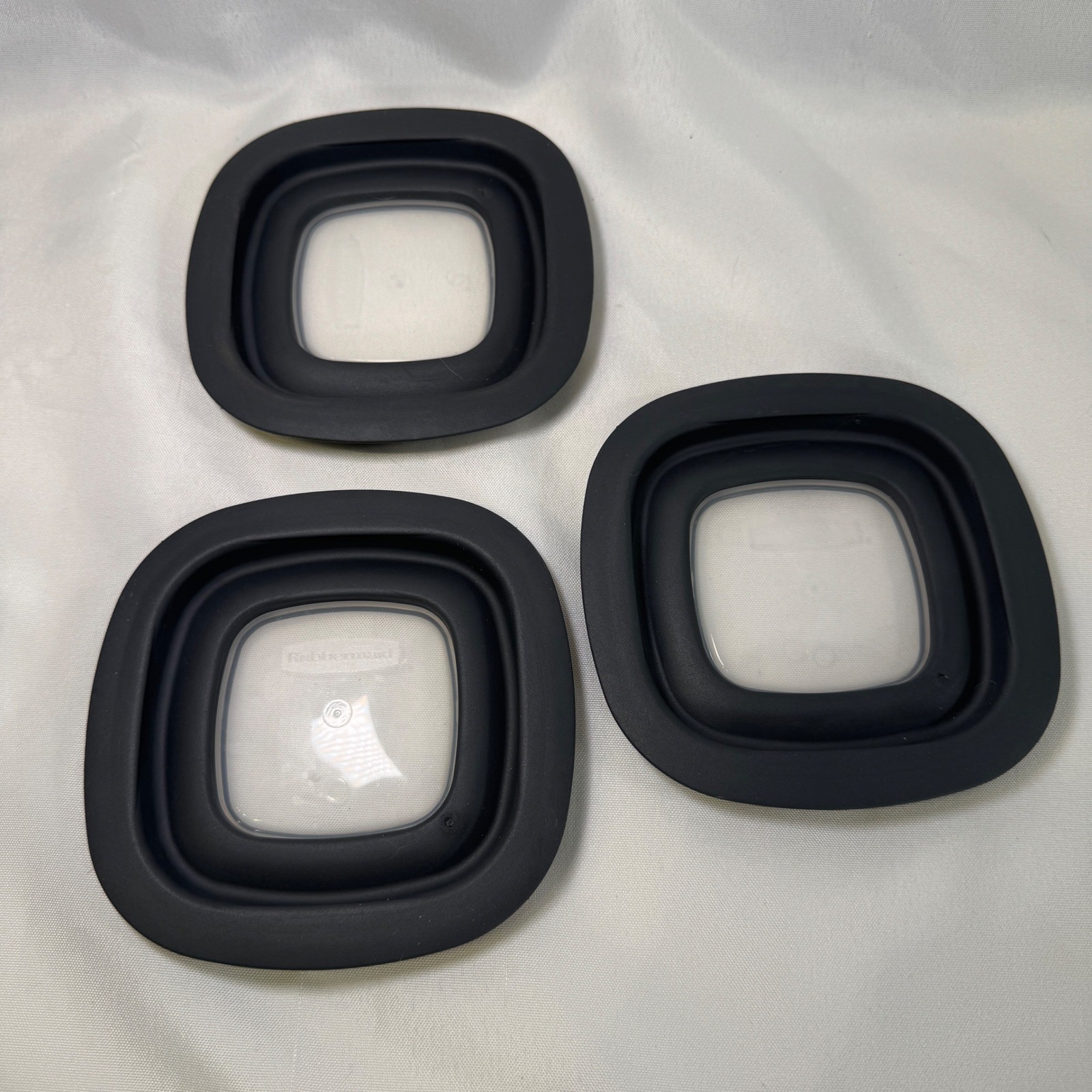 Rubbermaid Brilliance Replacement Lids 3 Pack Black Square 10MM2 3B 4.5 Inch