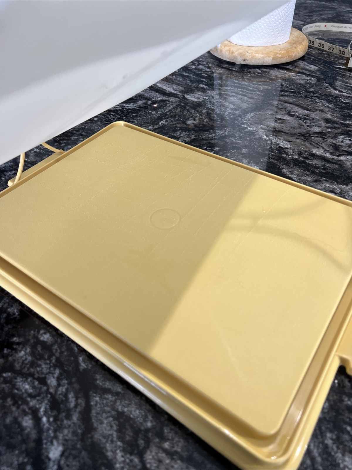 VTG Tupperware 9×13 Rectangle Sheet Cake Taker Carrier Handle Harvest Gold