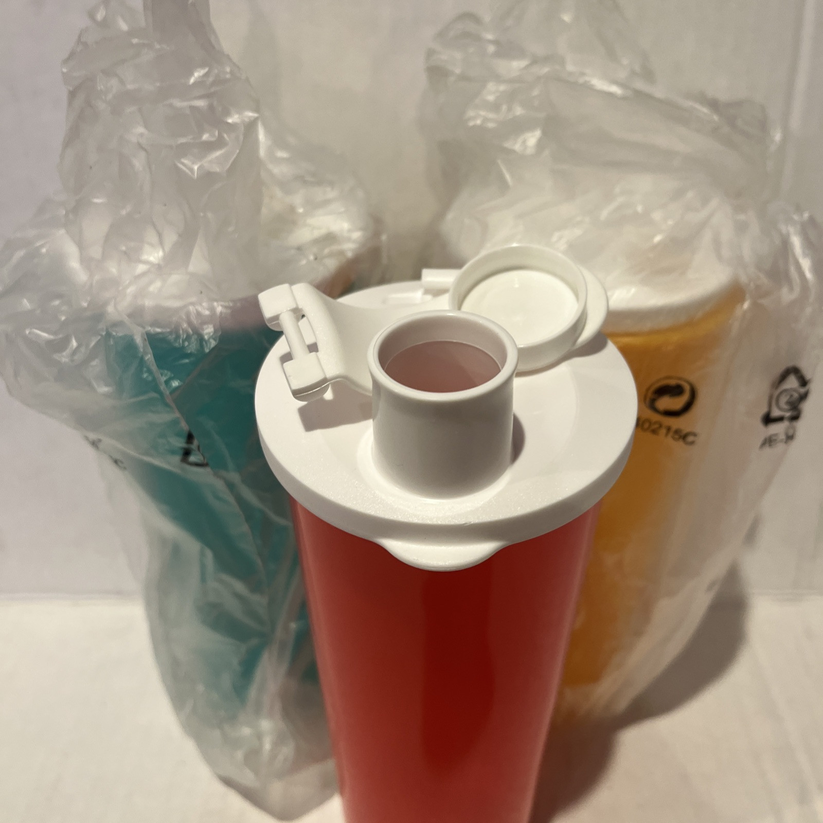 Tupperware Tumbler Lot 3x Cup 16 Ounce 470 ml Red Teal Yellow White Seal New