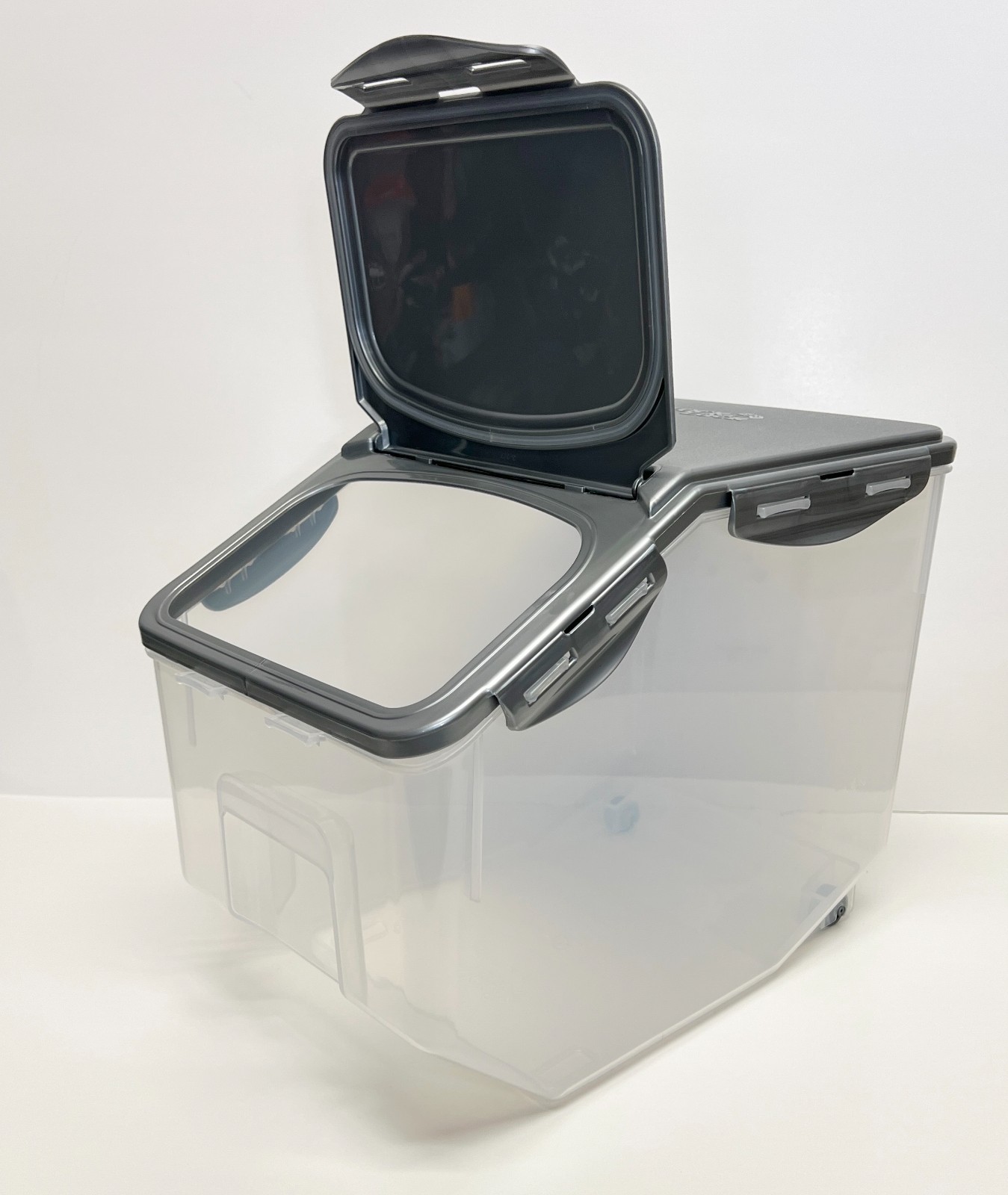 LocknLock XL 50-Cup Flip Top Storage Container with Wheels K98261 PLATINUM