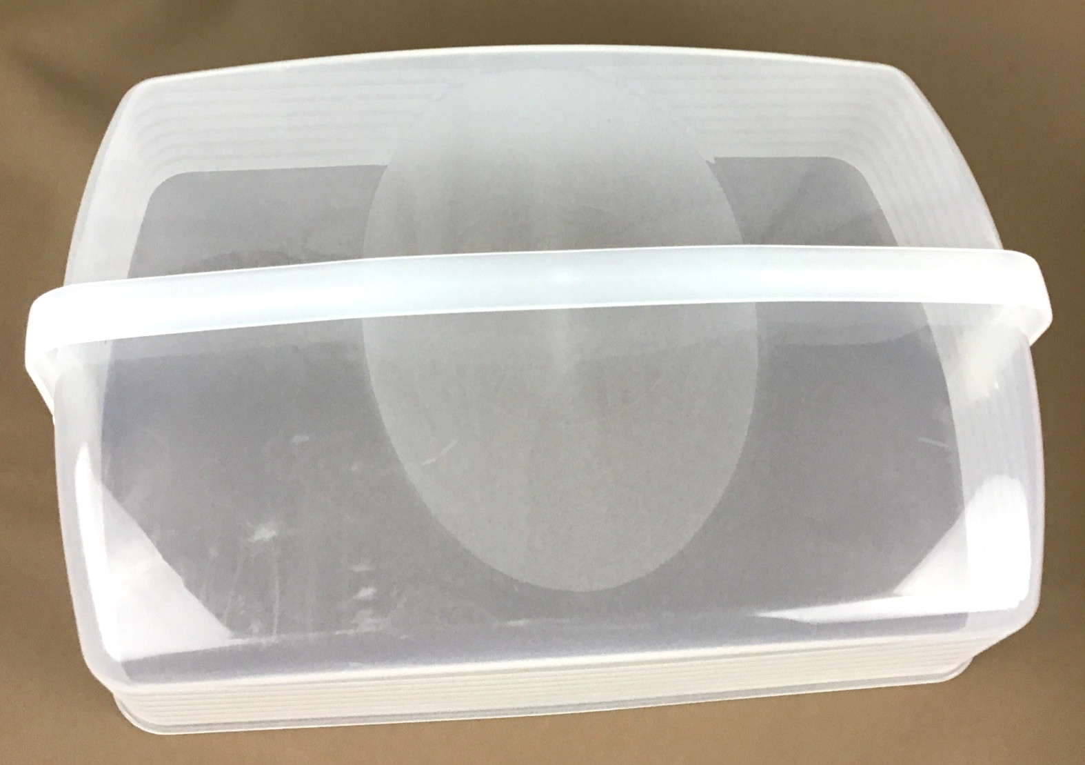 Tupperware Cake Taker Cupcake Pink Base Rectangle Easy Open Handle 3861A-1