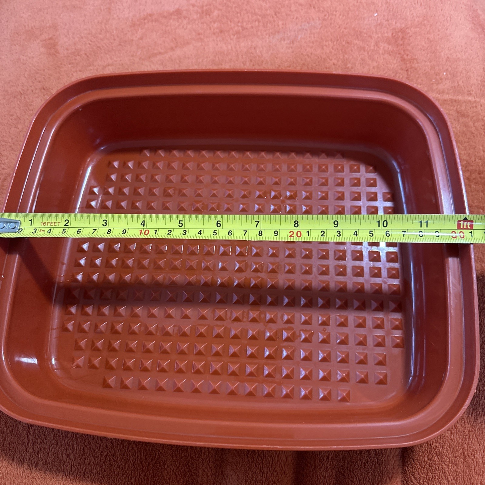 TUPPERWARE 1294-7 LARGE MARINADE TENDERIZER CONTAINER KEEPER PAPRIKA RED W/LID