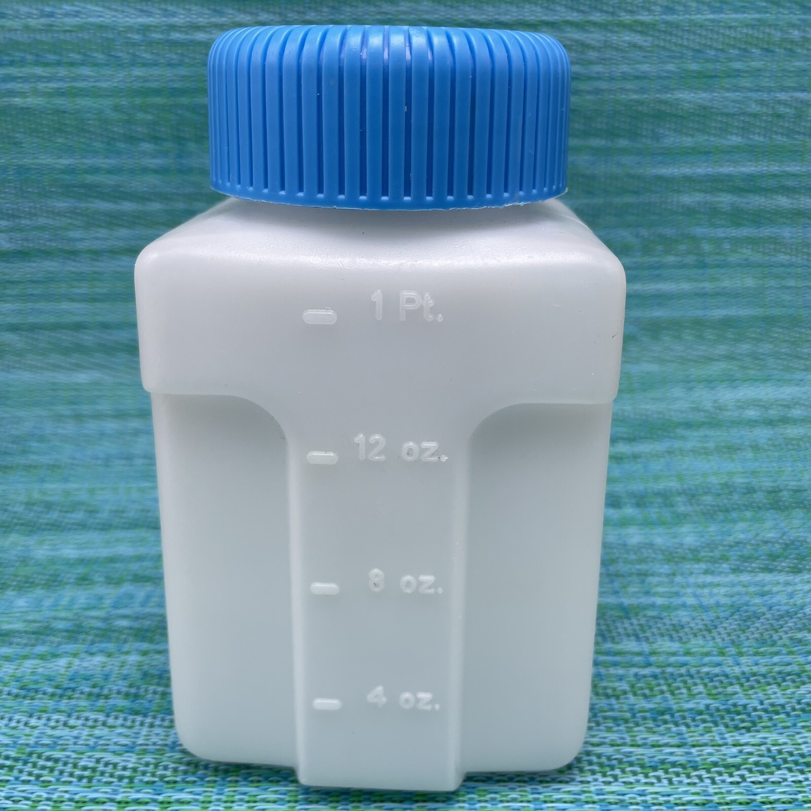 Igloo Cooler Pint Bottle Jug Refreeze Lunchbox Camping Travel Water 16 Oz