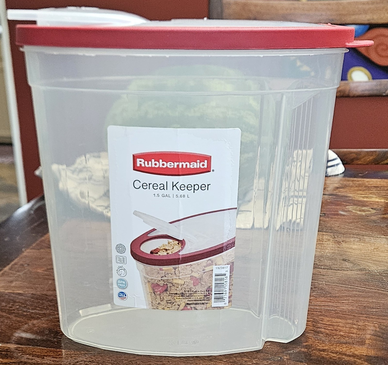 Rubbermaid 1.5 Gallon Clear Cereal Keeper Red Lid Made in USA Easy Pour 556 P