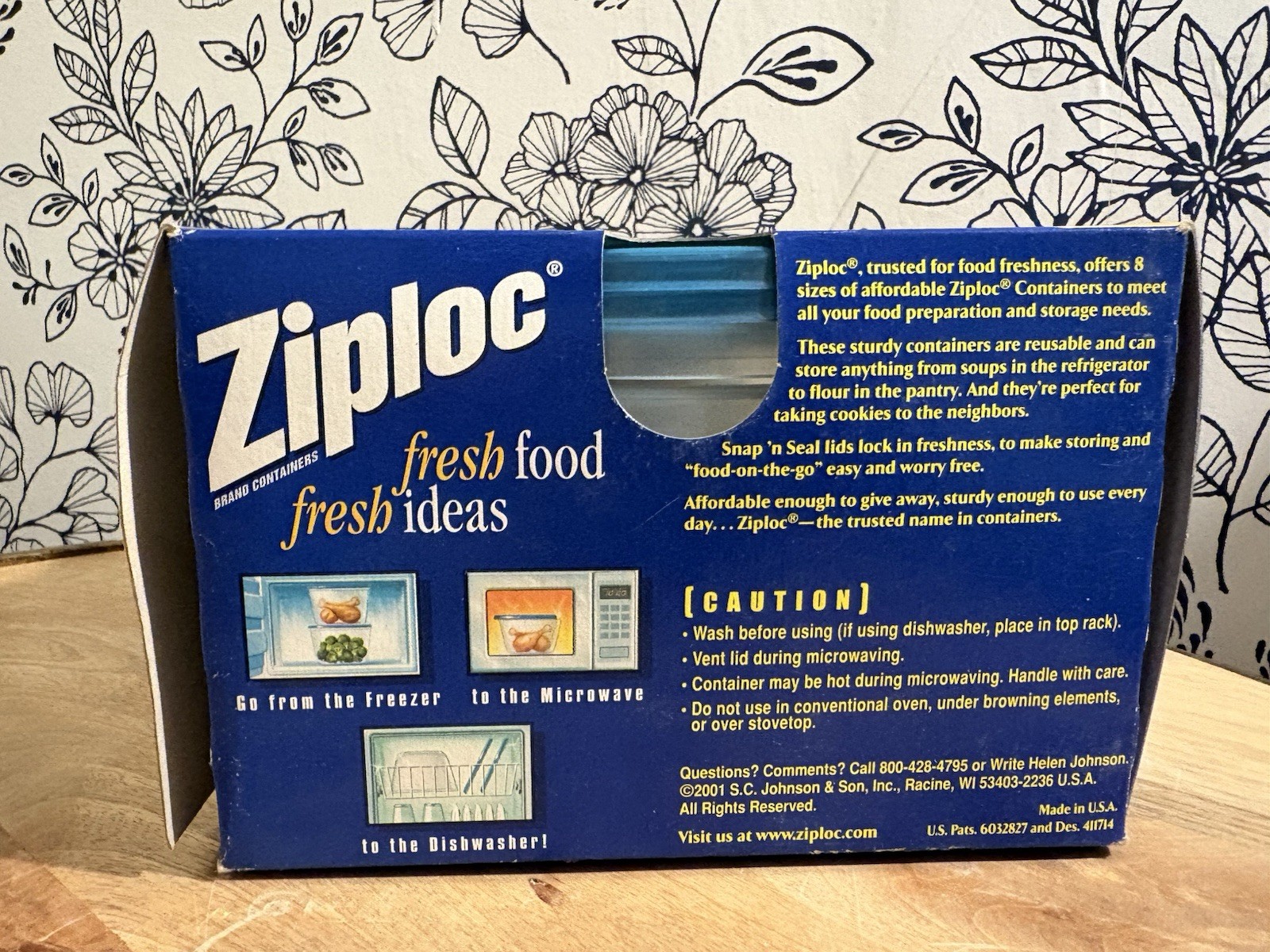 Ziploc Snap N Seal Container Vintage Large Plain/Christmas Small 14 In Lot NEW
