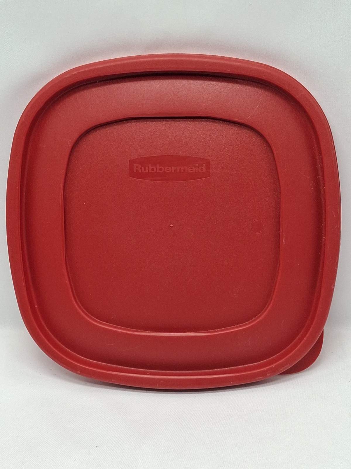 Rubbermaid Food container Easy Find Red Square Replacement Lid 7J70 9″ –