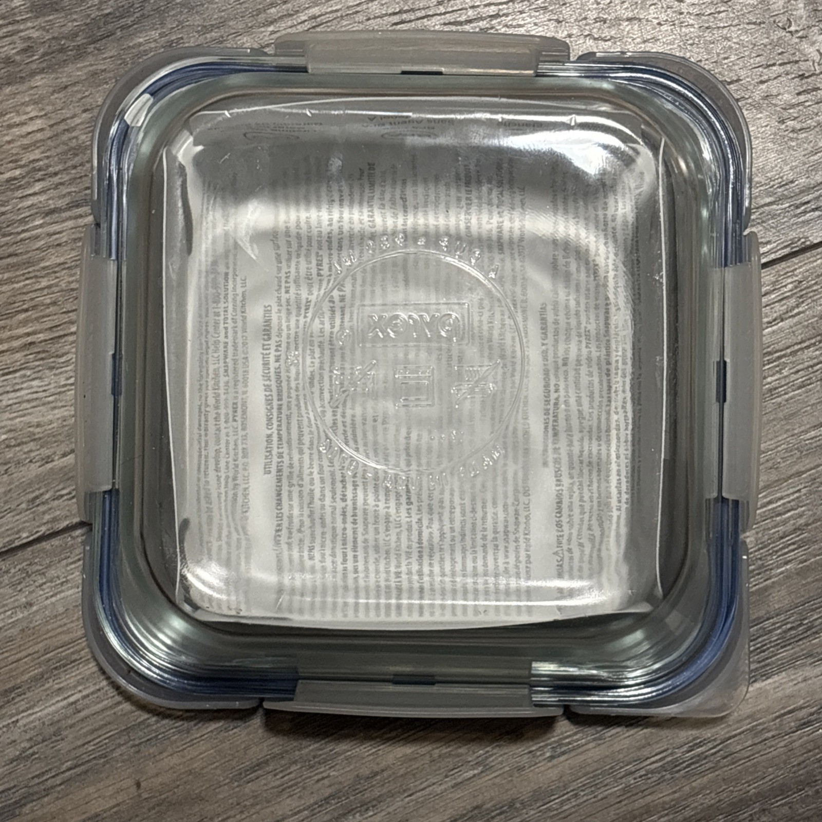 New Pyrex Snapware 4-Cup Total Solution Square Food Storage Container, Glass