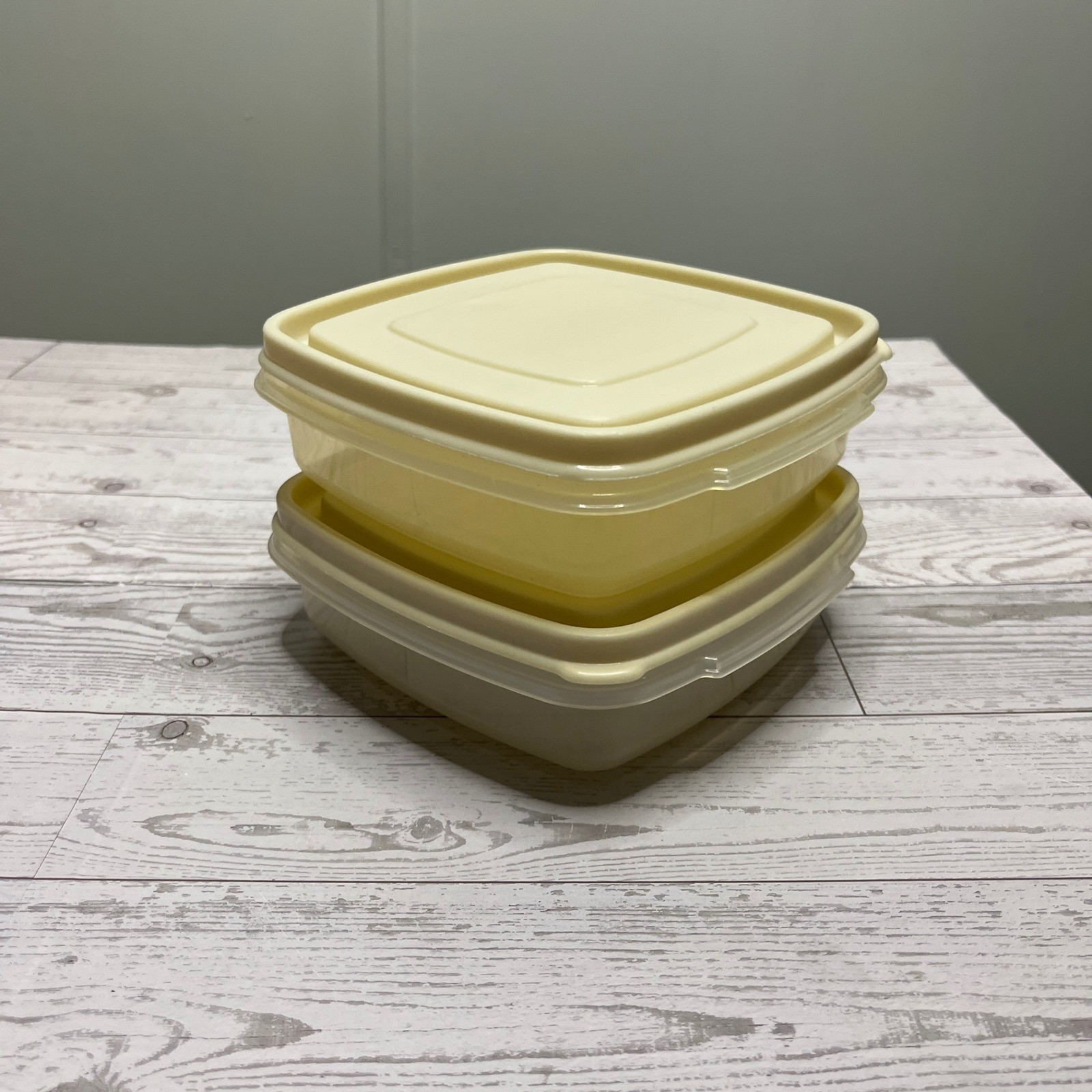 Rubbermaid Servin Saver 2 Cup 470ml Food Storage Containers Cream Set of 2 0010