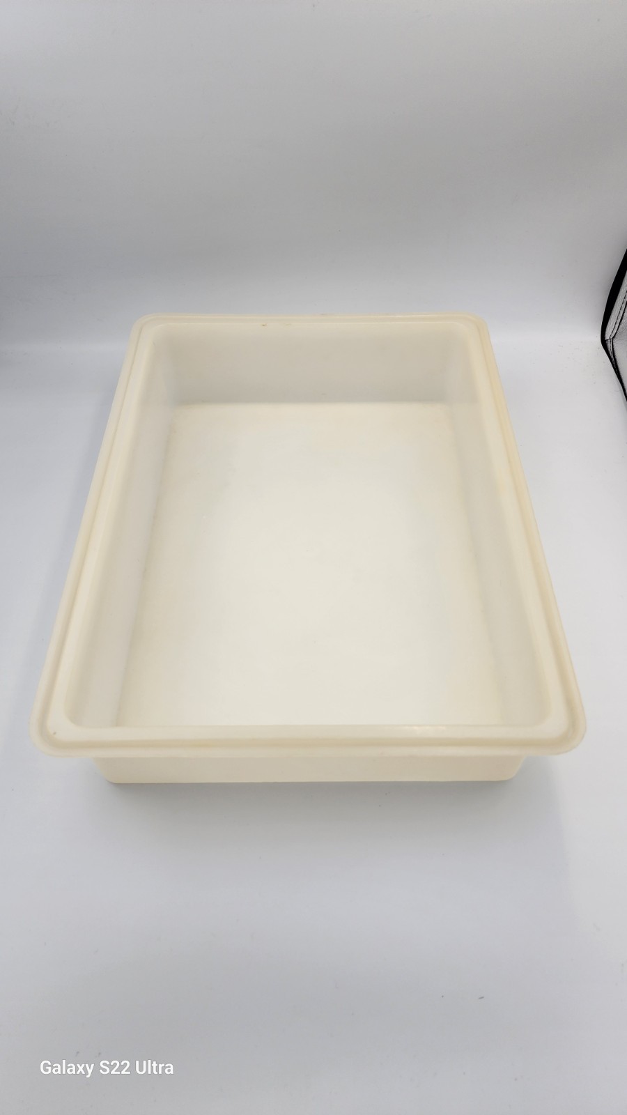 Vintage Tupperware Rectangular Cake Container Snap Lid Beige Lid White Base