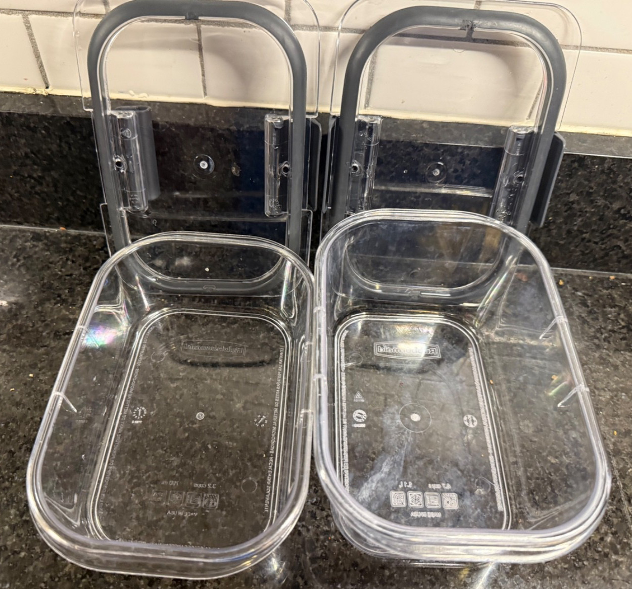 LOT OF 2 RUBBERMAID BRILLIANCE CONTAINERS!… 4.7 CUP & 3.2 CUP